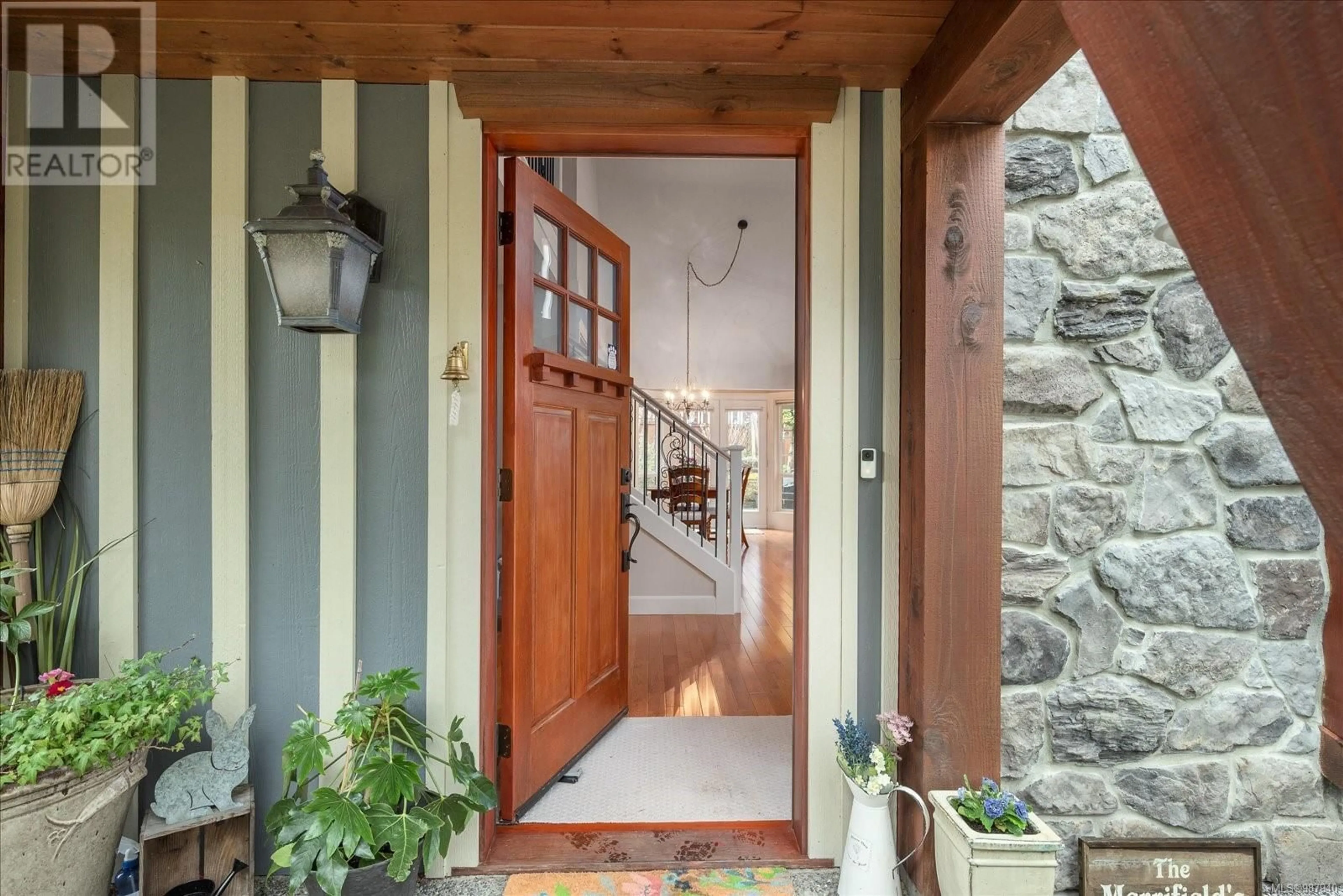 Indoor entryway for 2352 Bonnington Dr, Nanoose Bay British Columbia V9P9M2