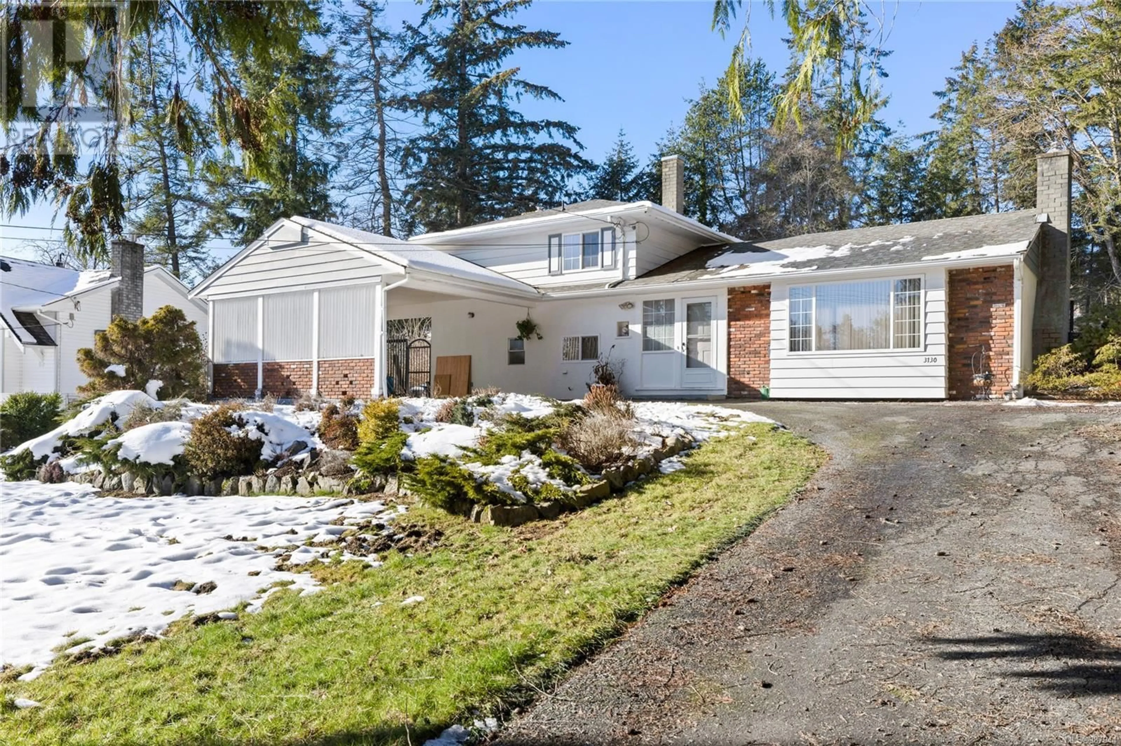 Home with vinyl exterior material, street for 3130 Smugglers Hill Dr, Nanaimo British Columbia V9T1H8