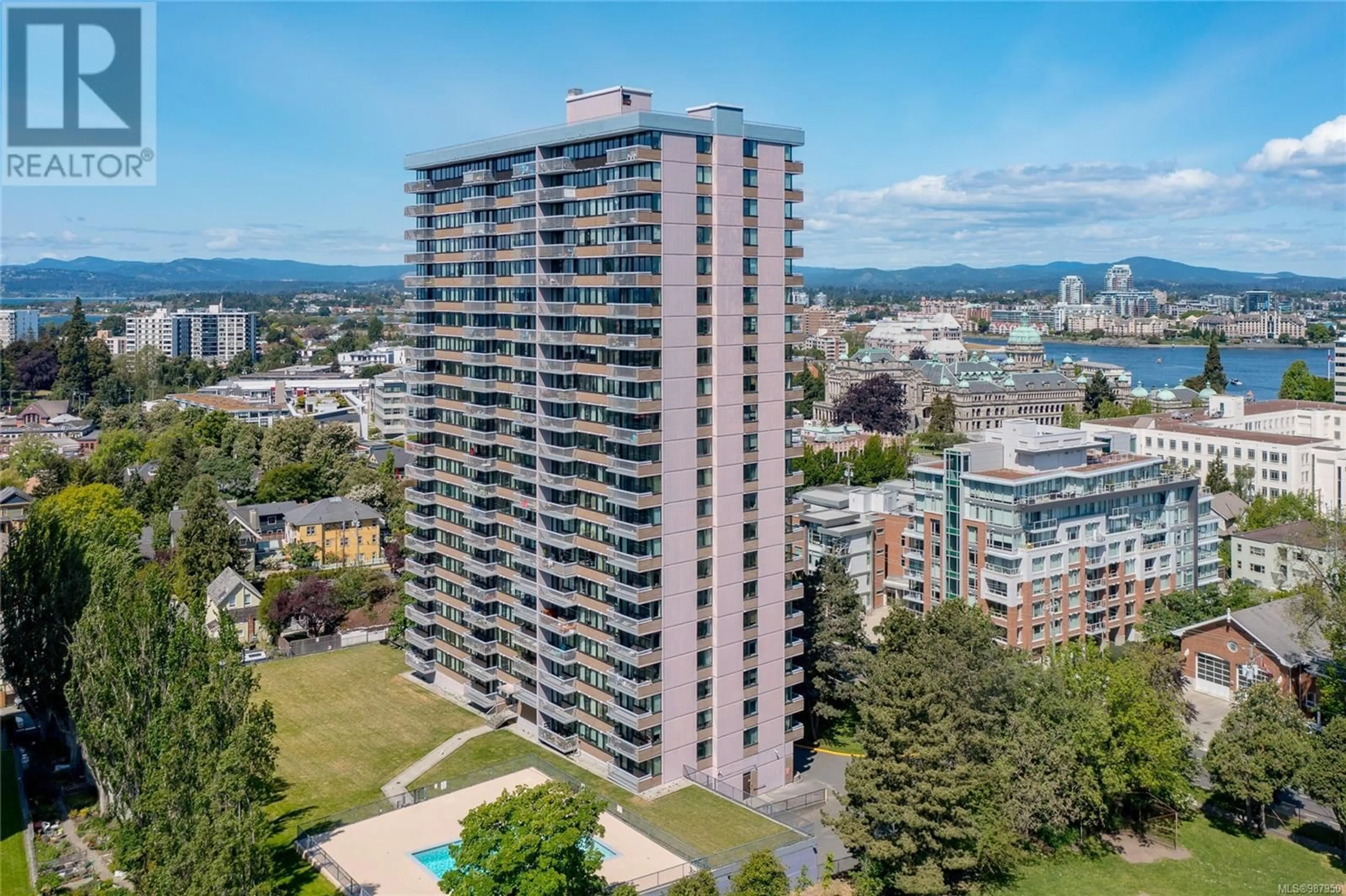 A pic from outside/outdoor area/front of a property/back of a property/a pic from drone, city buildings view from balcony for 1006 647 Michigan St, Victoria British Columbia V8V1S9