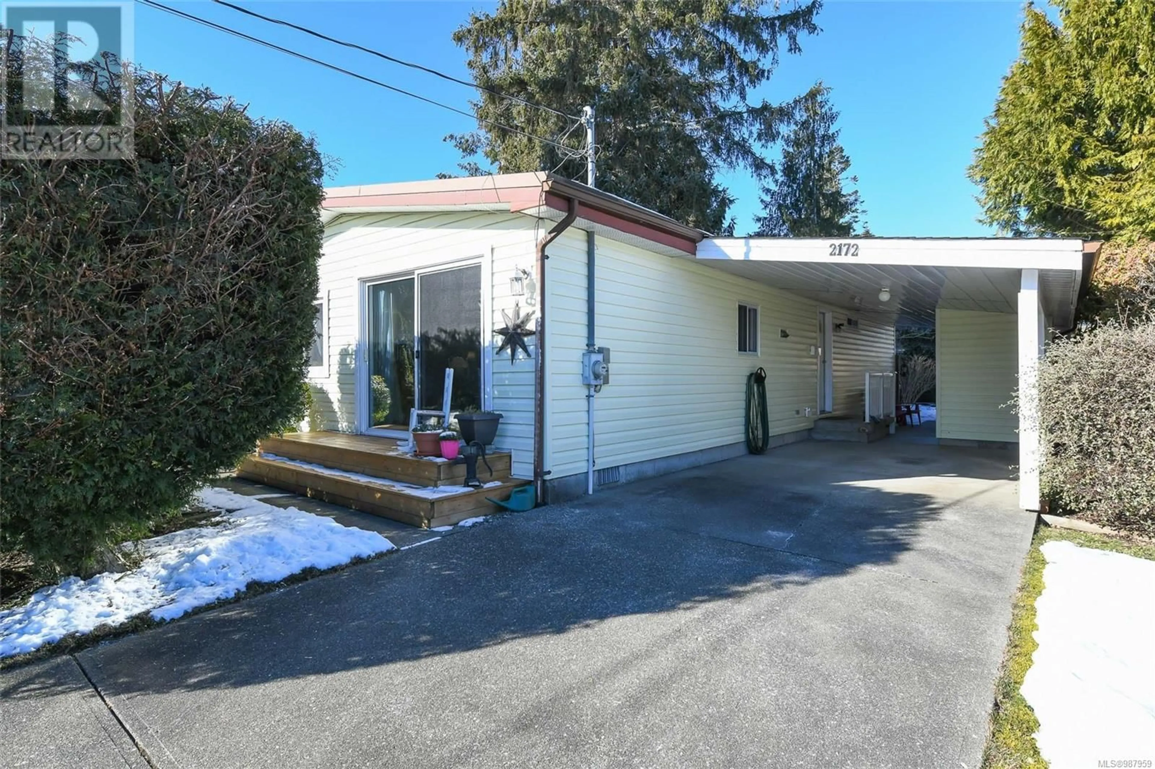 Patio, street for 2172 6th St E, Courtenay British Columbia V9N7L8