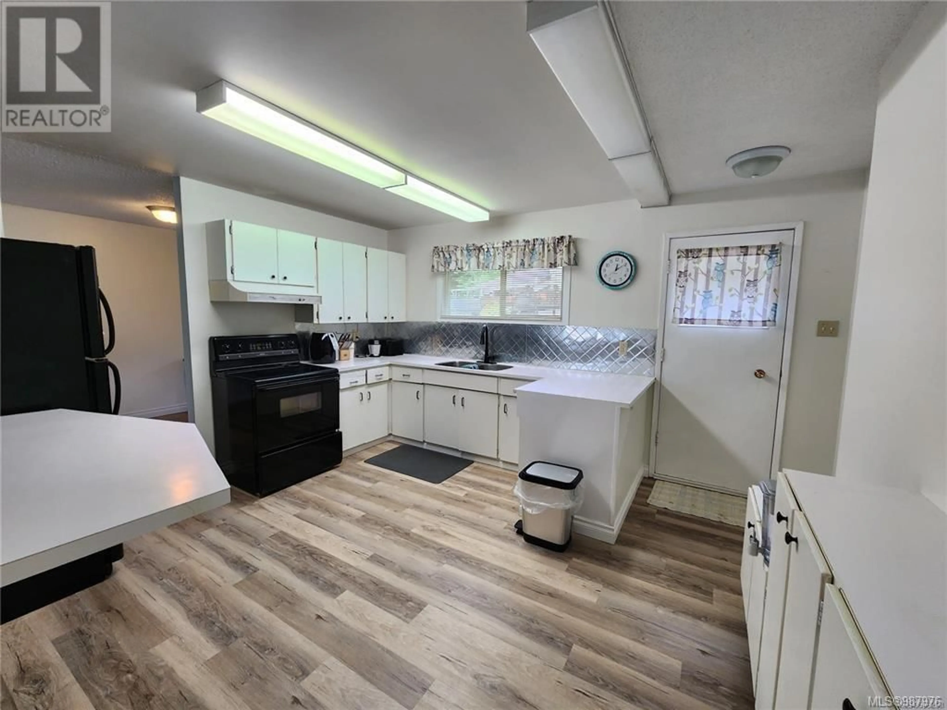 Standard kitchen, unknown for 925 Haida Ave, Port Alice British Columbia V0N2N0