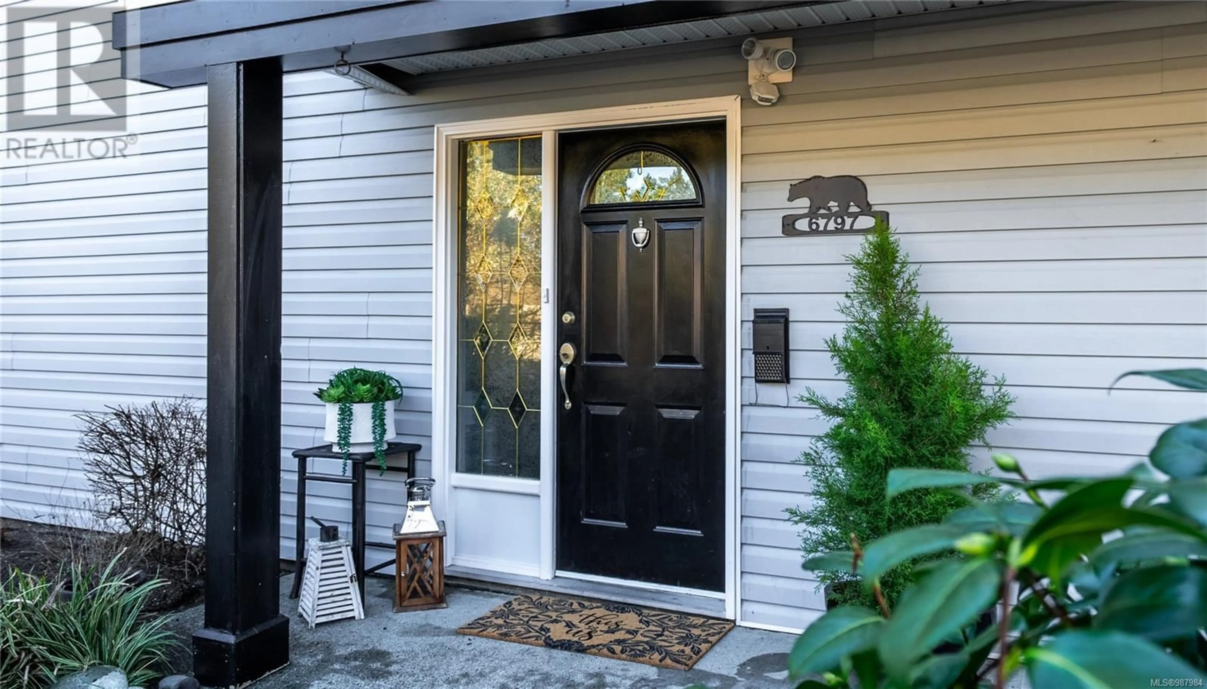 Indoor entryway for 6797 Rhodonite Dr, Sooke British Columbia V0S0H7