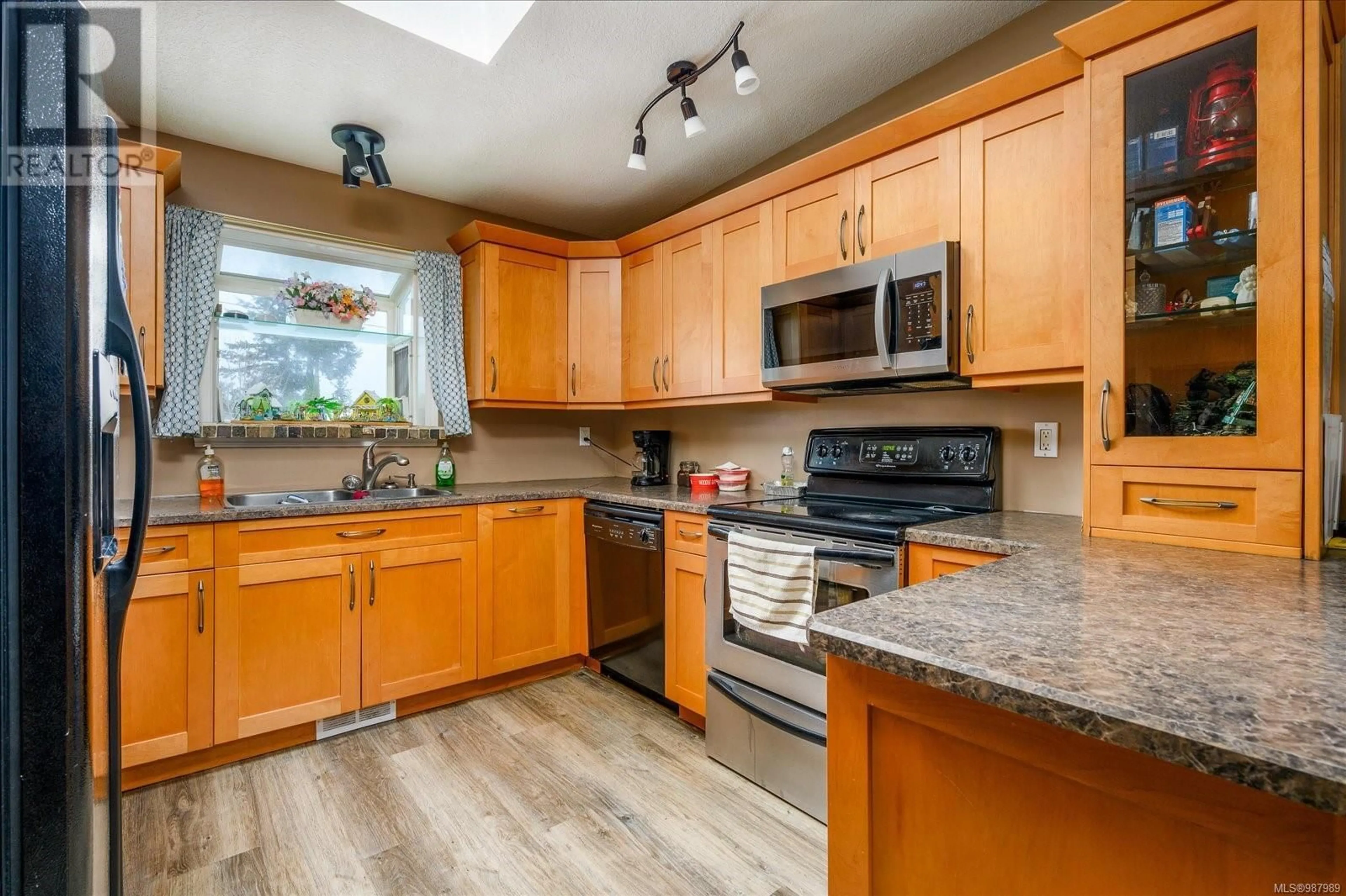 Open concept kitchen, unknown for 1001 Moyse Cres, Nanaimo British Columbia V9S2G7