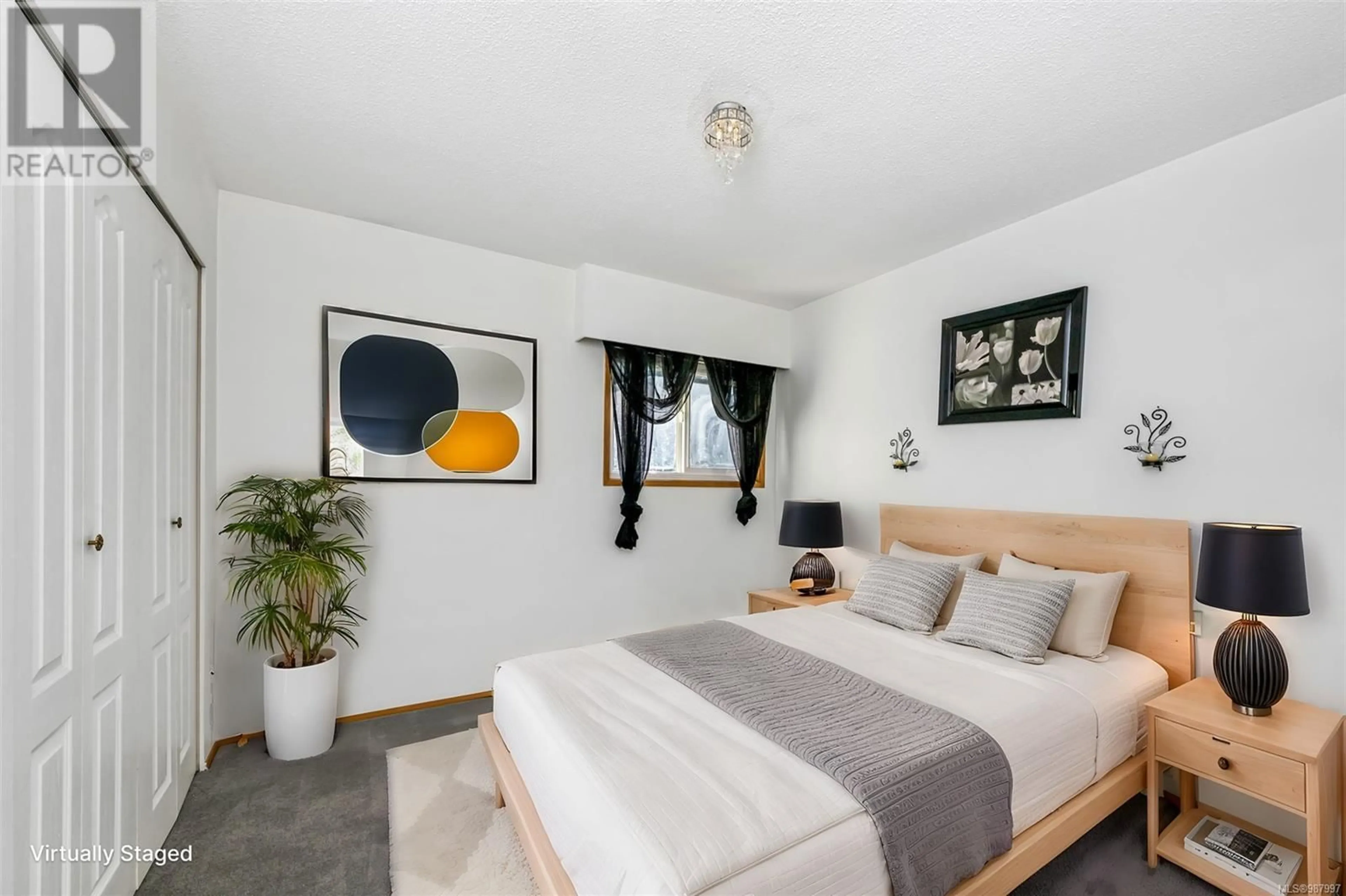 Bedroom with bed, unknown for 2801 Wedgewood Dr, Duncan British Columbia V9L6B1