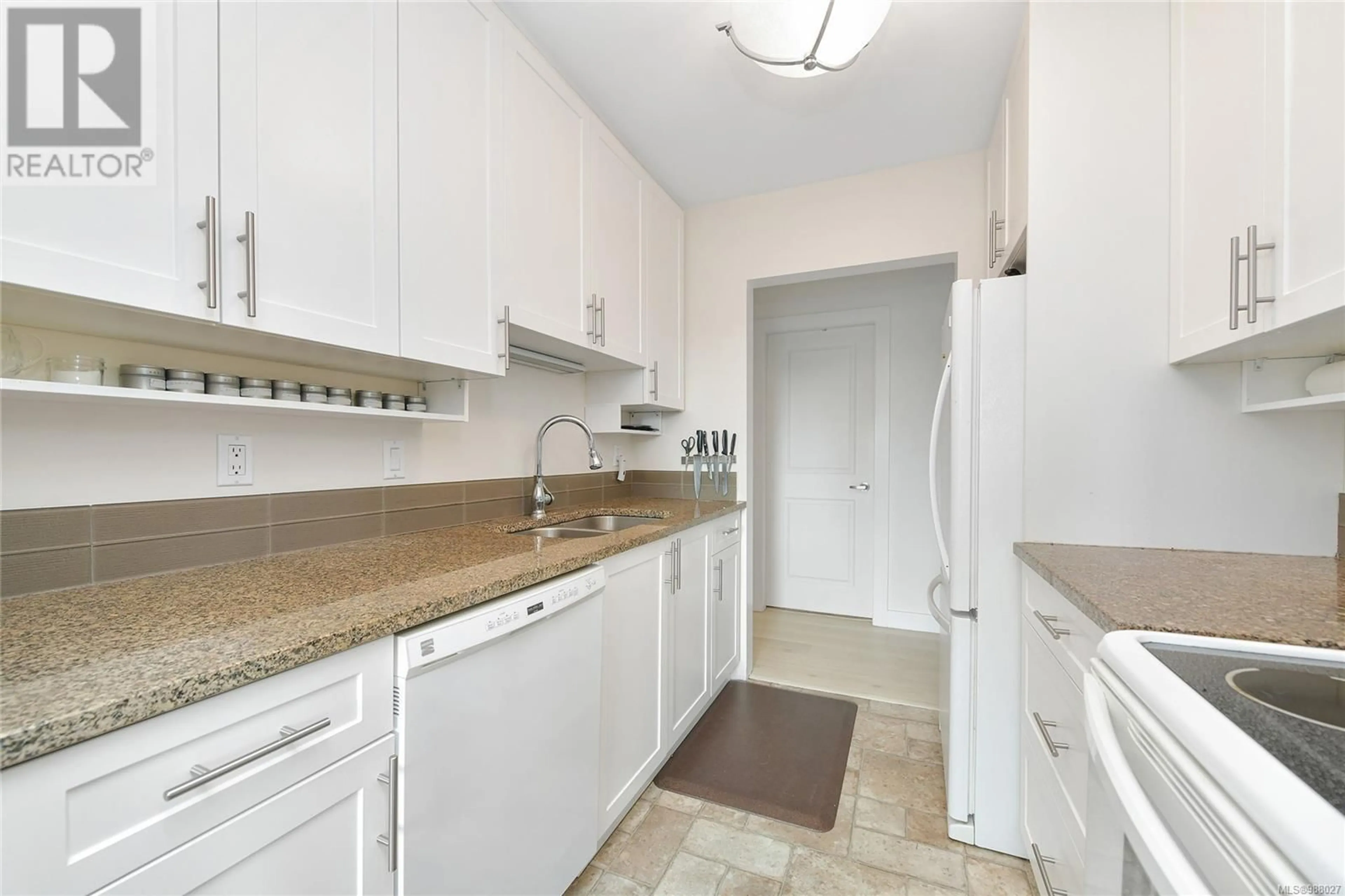 Standard kitchen, ceramic/tile floor for 406 1149 Rockland Ave, Victoria British Columbia V8V4T5