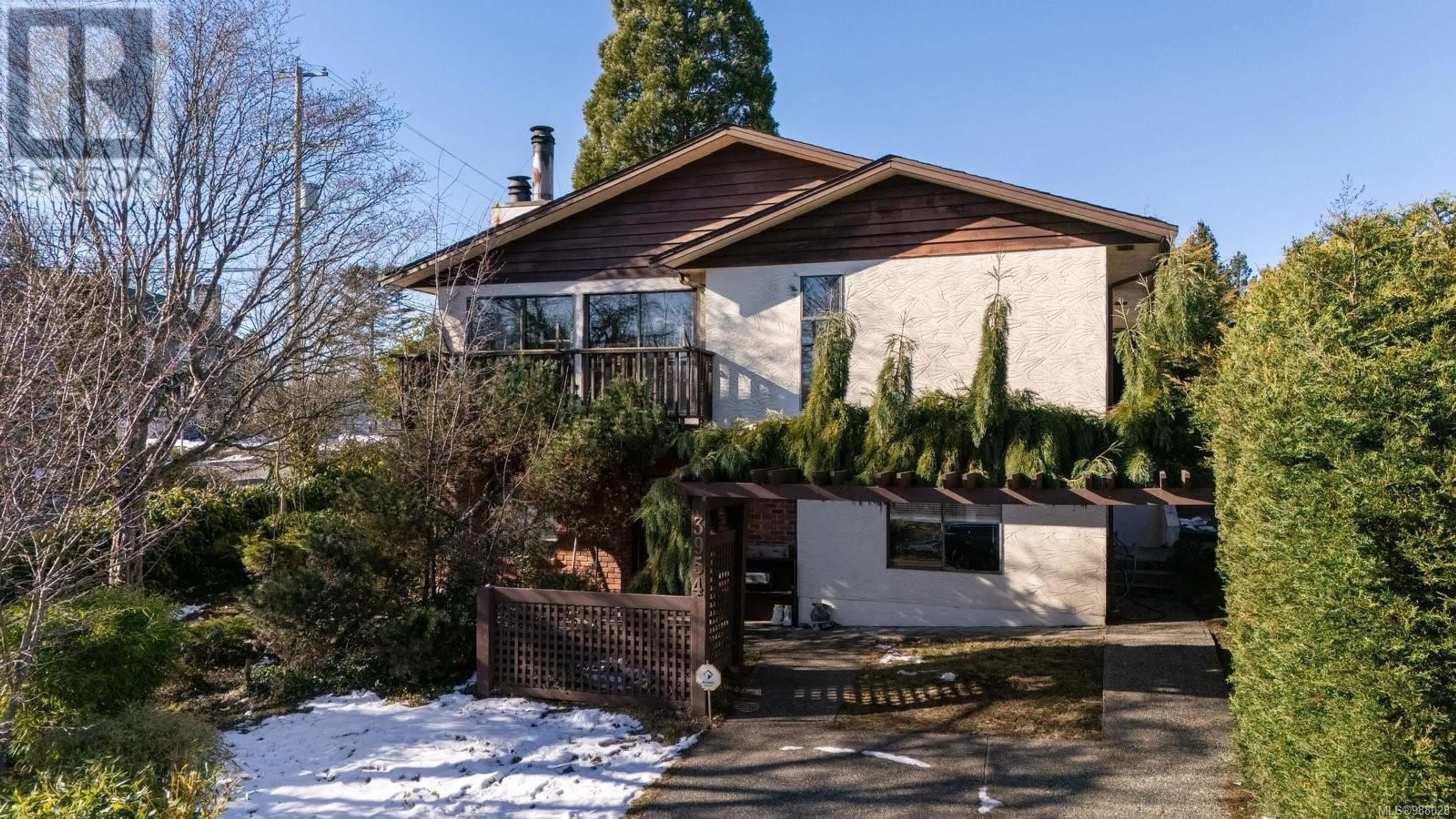 Home with brick exterior material, street for 3954 Bow Rd, Saanich British Columbia V8N3B1