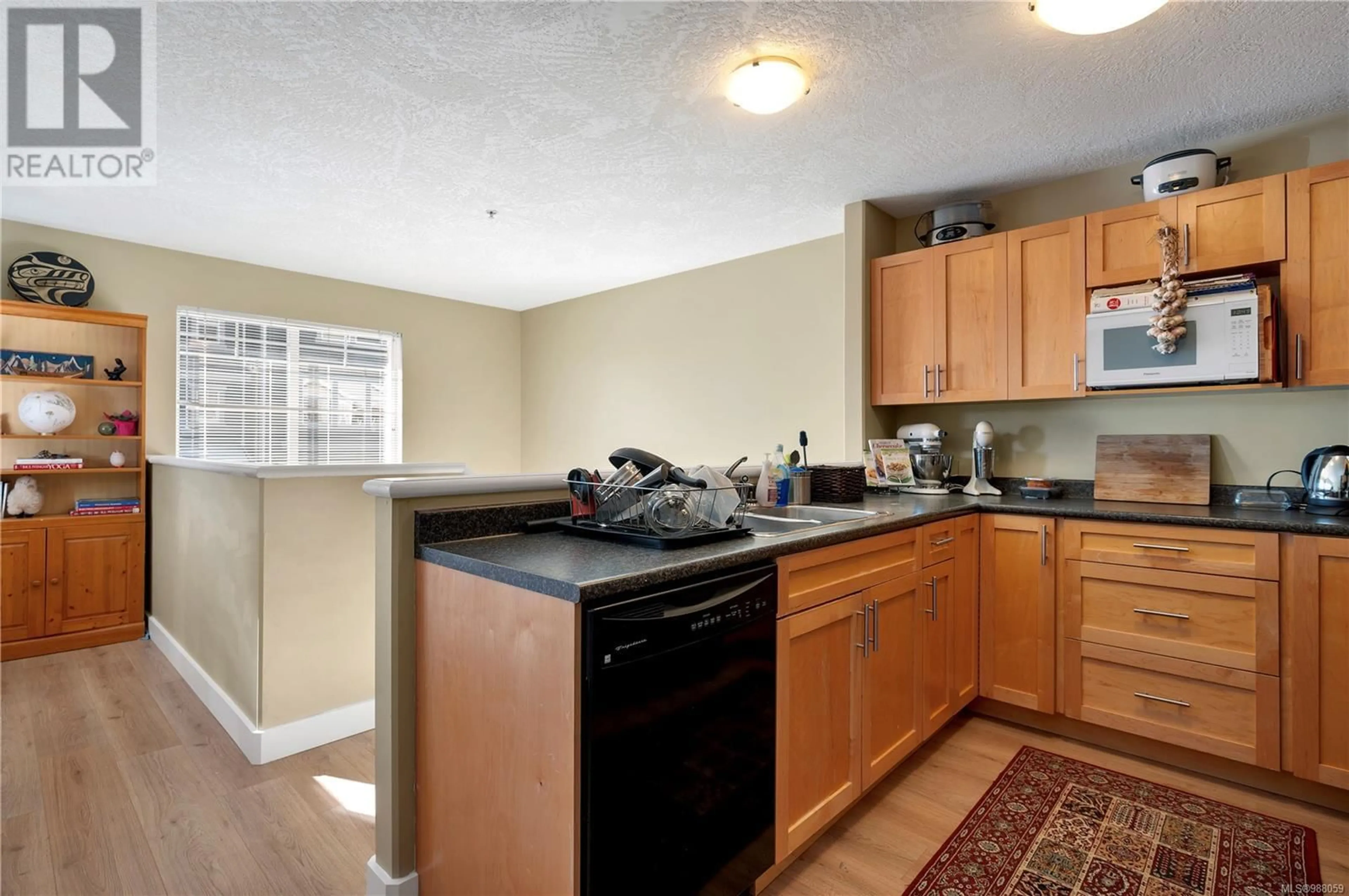 Standard kitchen, unknown for 106 701 Hilchey Rd, Campbell River British Columbia V9W0A2