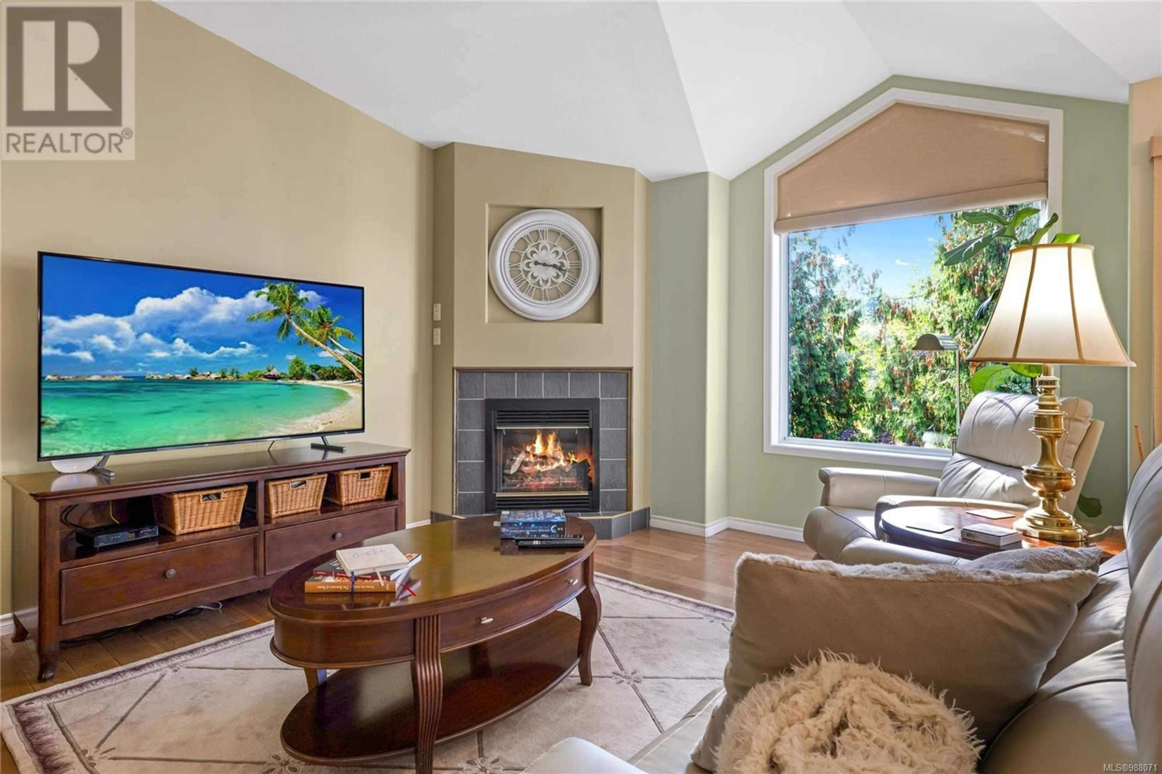 Living room with furniture, ceramic/tile floor for 1937 Kells Bay, Nanaimo British Columbia V9X1H1