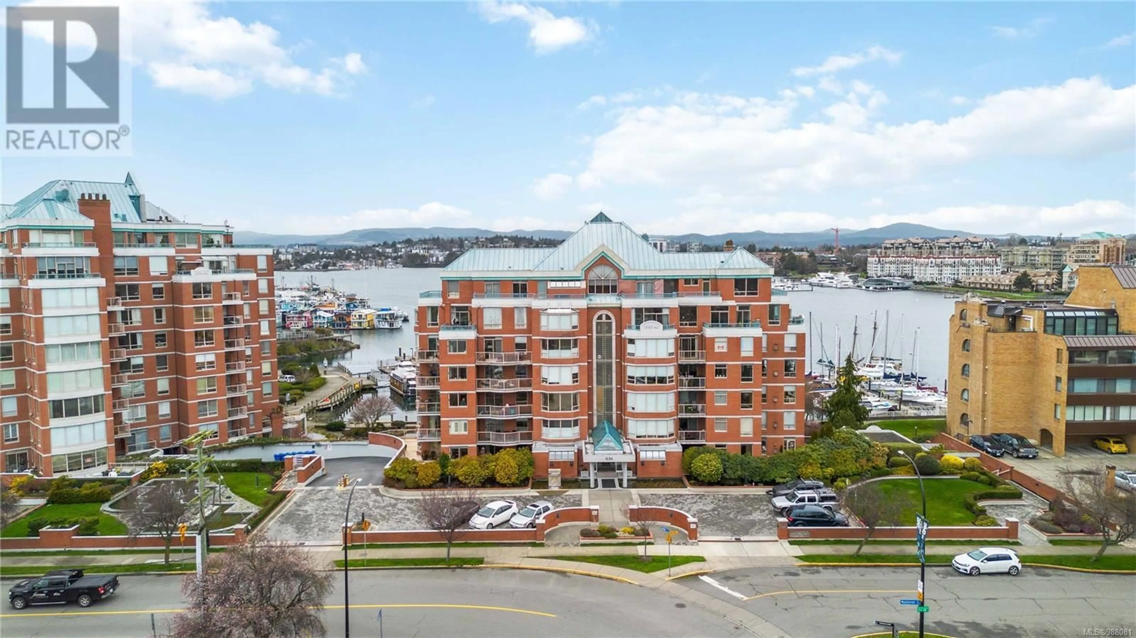 A pic from outside/outdoor area/front of a property/back of a property/a pic from drone, water/lake/river/ocean view for 500 636 Montreal St, Victoria British Columbia V8V4Y2