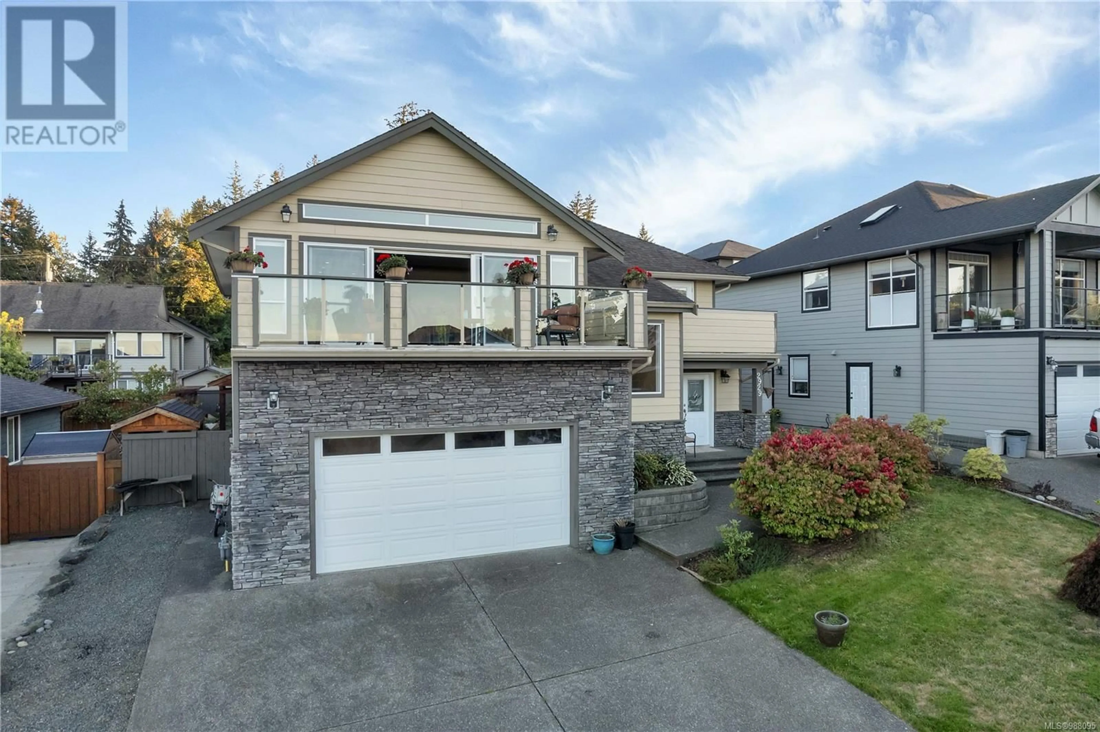 Home with vinyl exterior material, street for 2929 PACIFIC VIEW TERRACE, Campbell River British Columbia V9H1V4