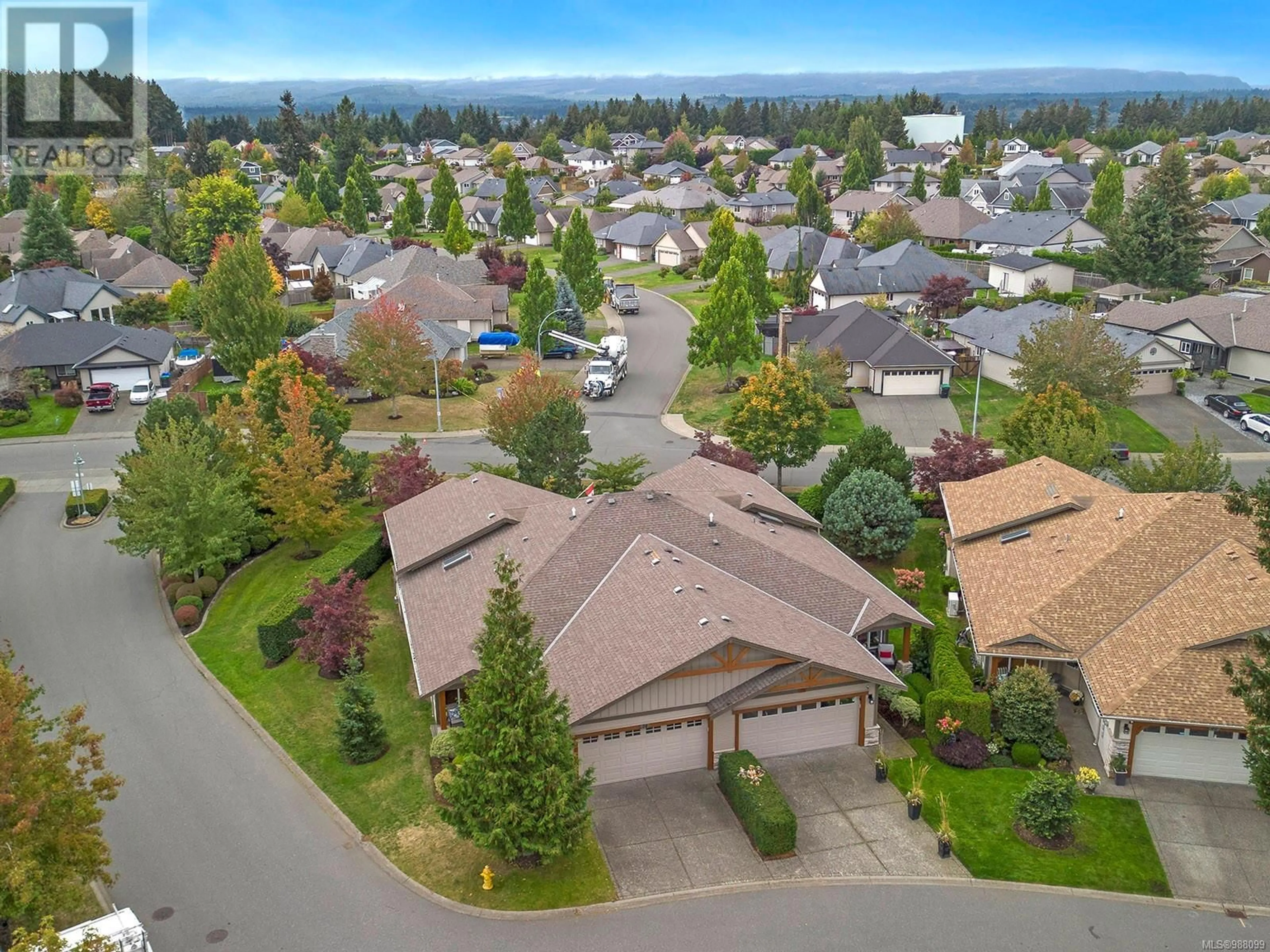 A pic from outside/outdoor area/front of a property/back of a property/a pic from drone, unknown for 74 2300 Murrelet Dr, Comox British Columbia V9M4J2