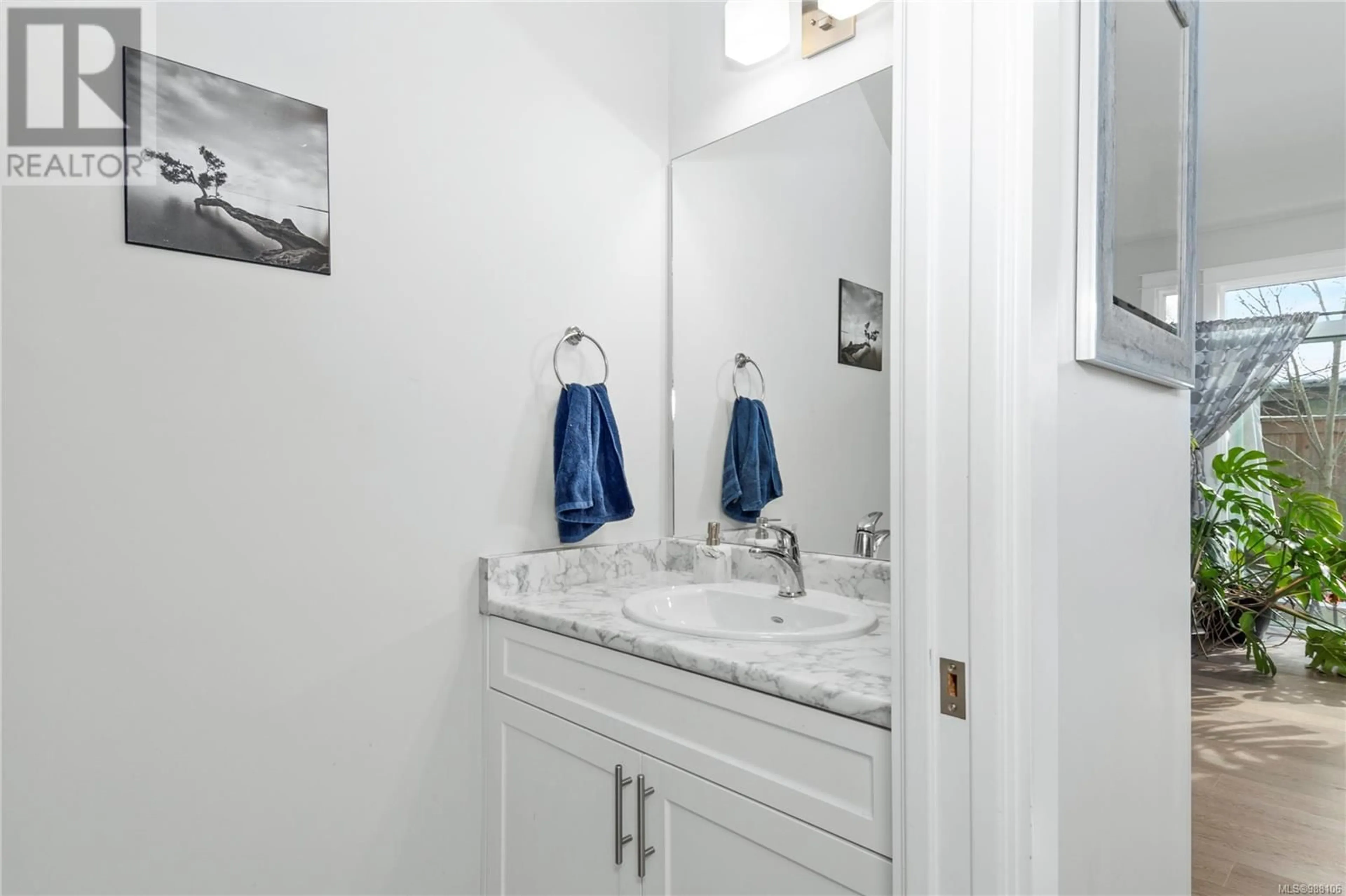 Standard bathroom, ceramic/tile floor for C 328 Petersen Rd, Campbell River British Columbia V9W3H5