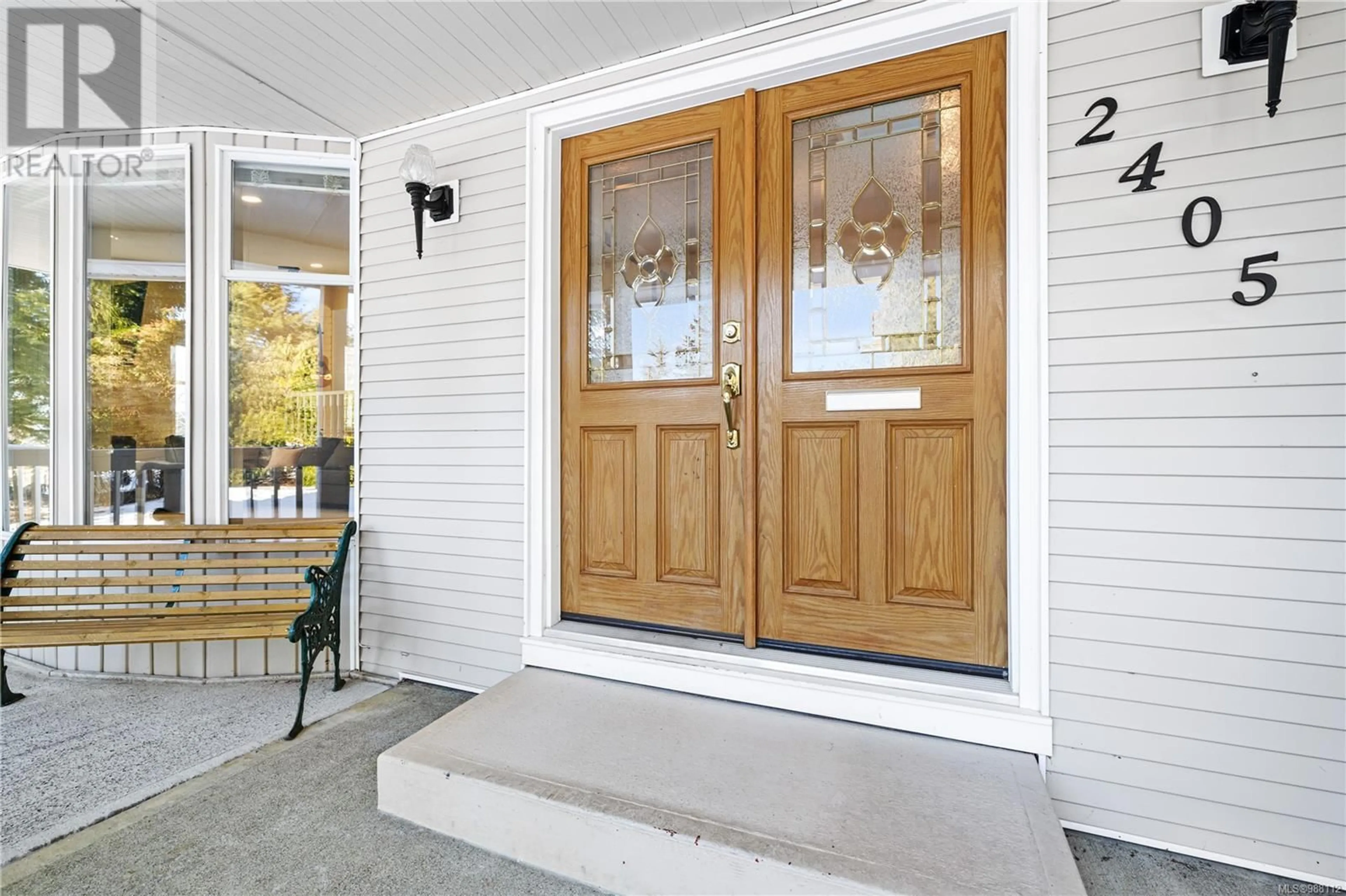 Indoor entryway for 2405 Steelhead Rd, Campbell River British Columbia V9W4P4