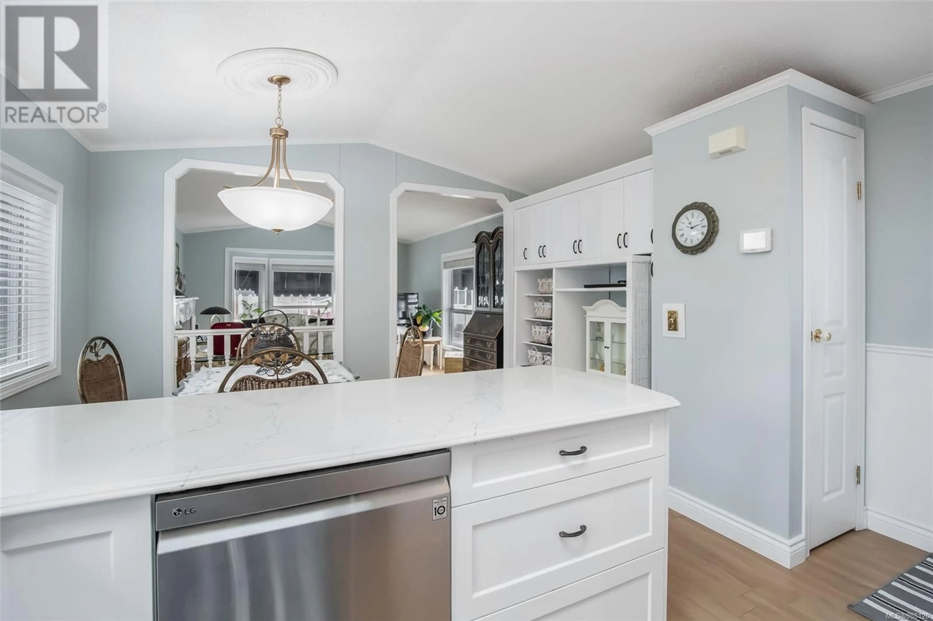 Open concept kitchen, unknown for 1920 VALLEY OAK DRIVE, Nanaimo British Columbia V9R6N1