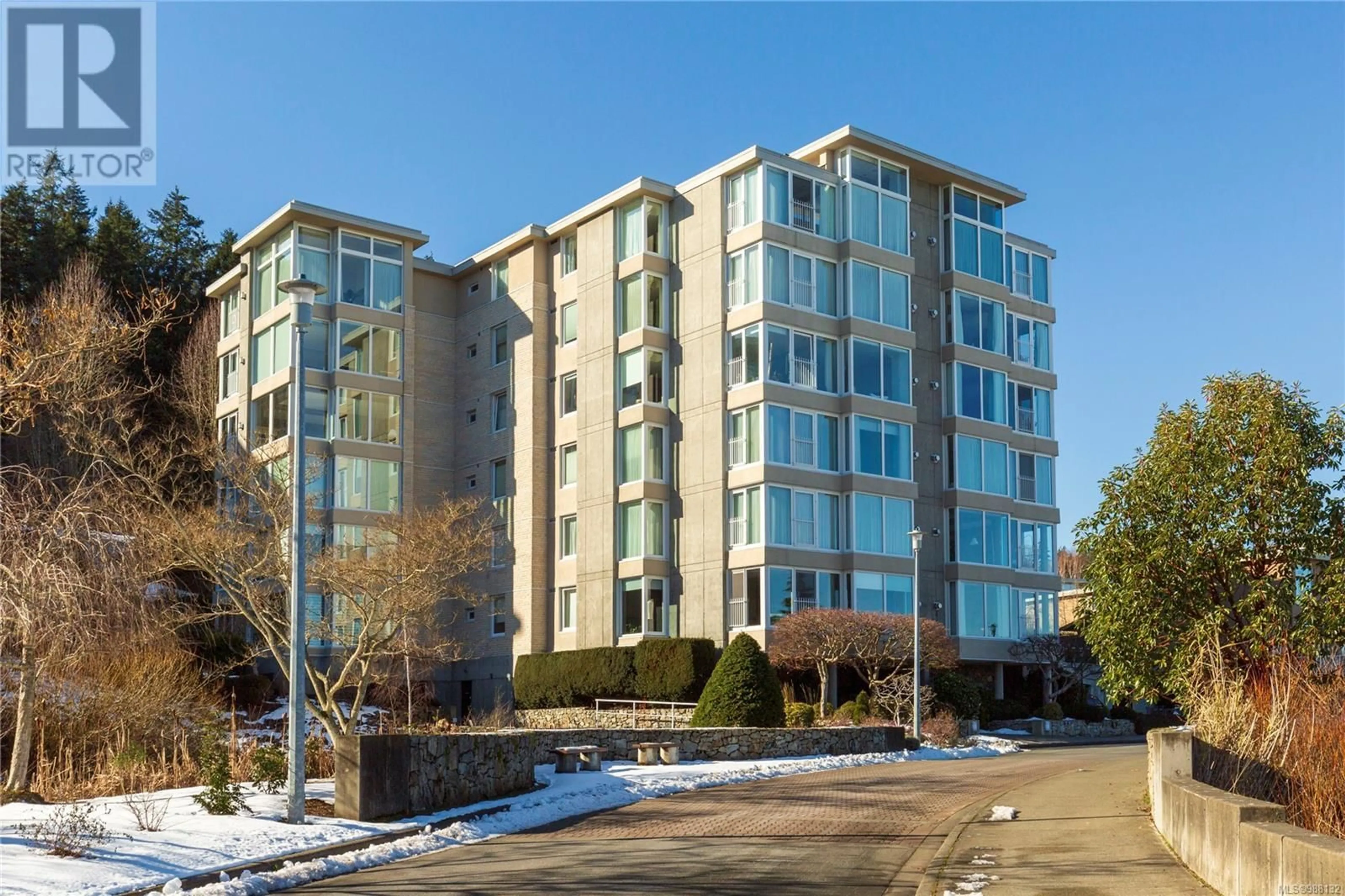 Unknown for 101 - 5350 SAYWARD HILL CRESCENT, Saanich British Columbia V8Y3H9