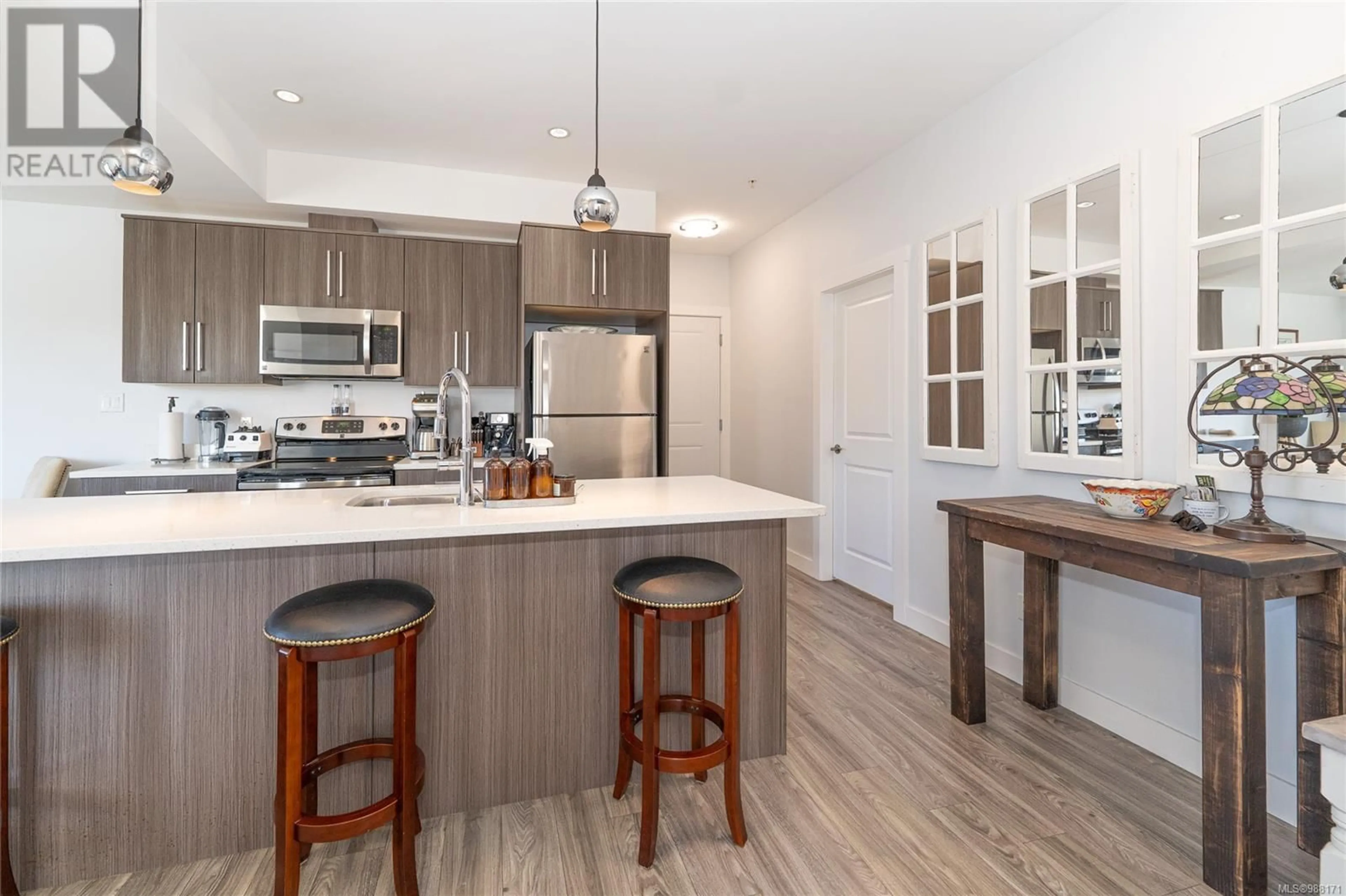 Open concept kitchen, unknown for 407 15 Canada Ave, Duncan British Columbia V9L1T3