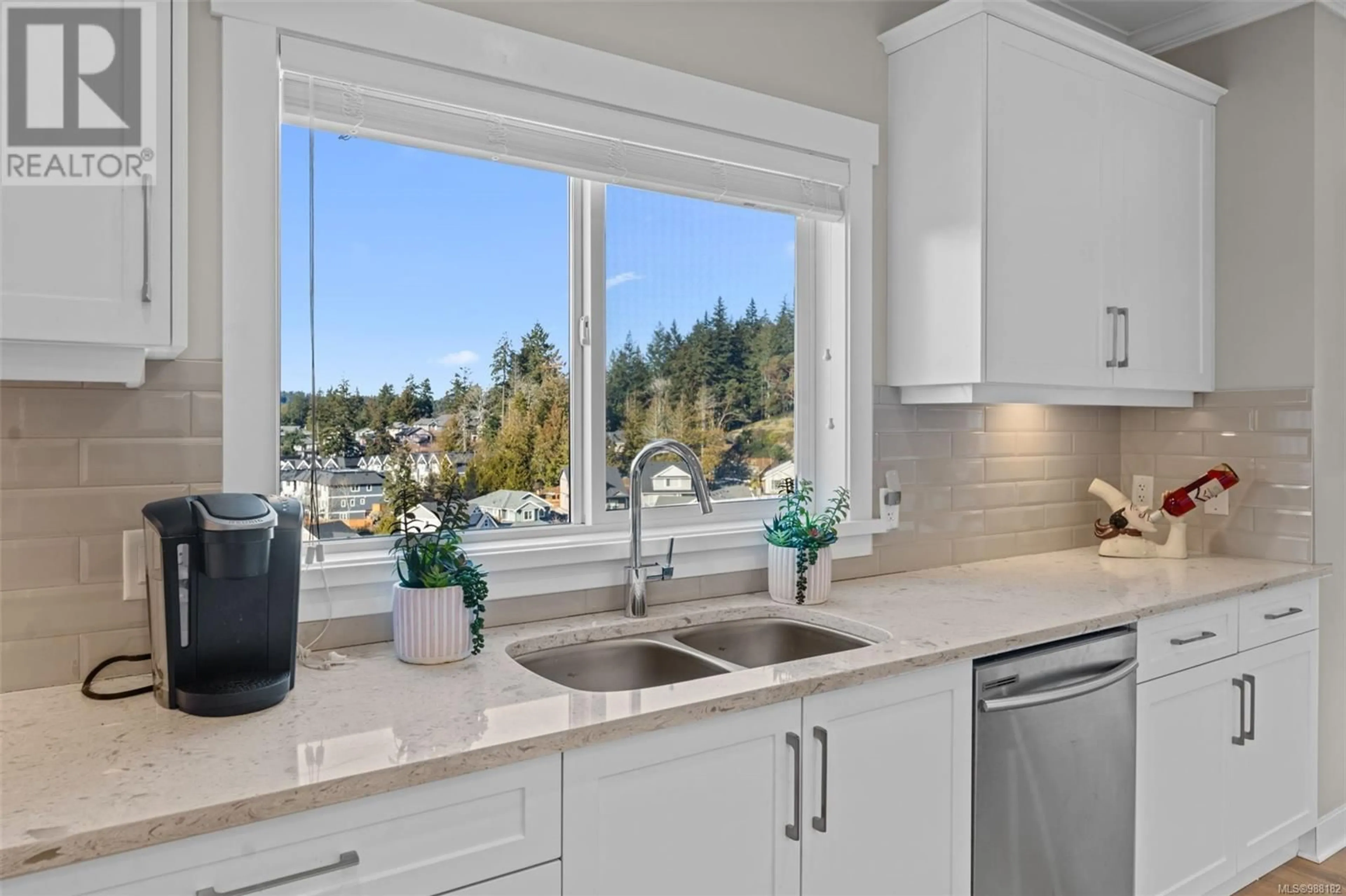 Open concept kitchen, ceramic/tile floor for 1136 Smokehouse Cres, Langford British Columbia V9C0M6