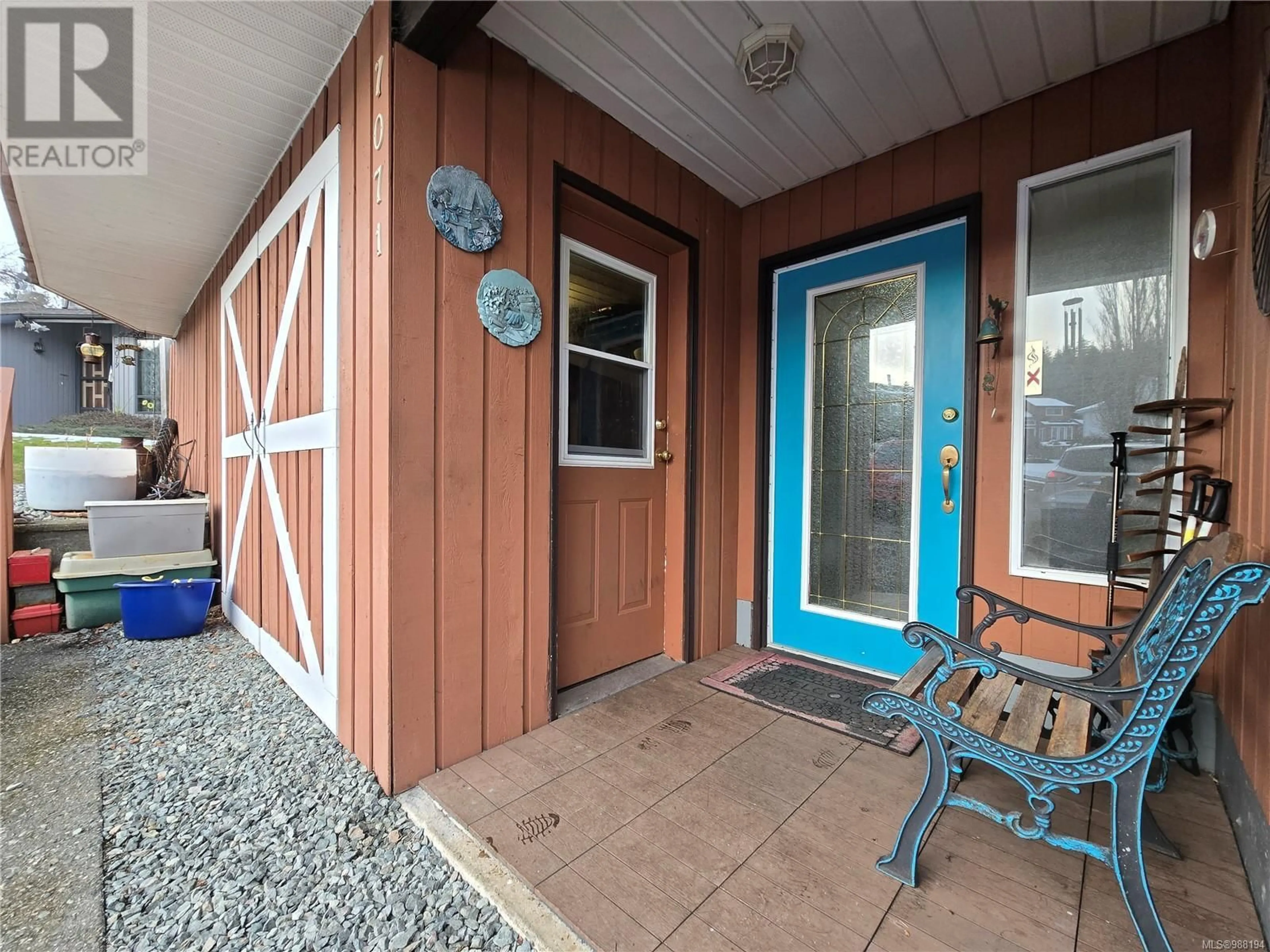 Indoor entryway for 7071 McDougal Pl, Port Hardy British Columbia V0N2P0