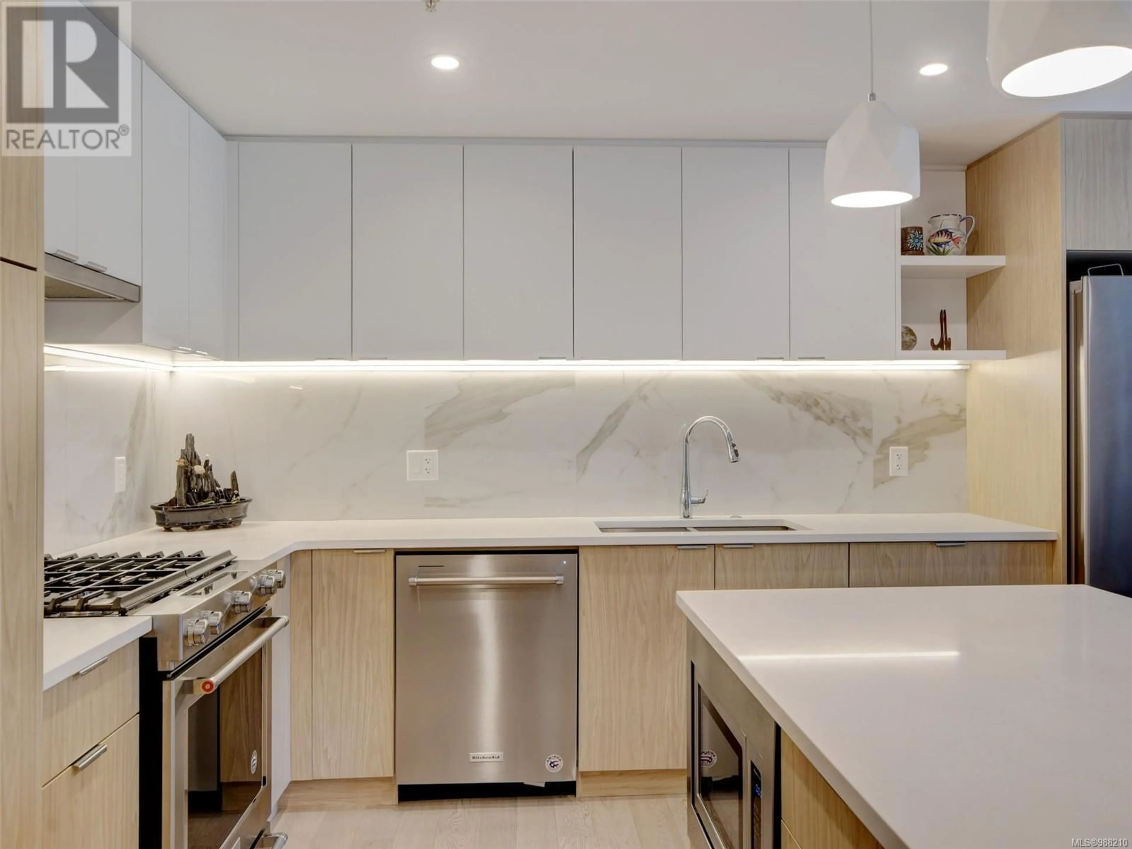 Contemporary kitchen, ceramic/tile floor for 205 - 5122 CORDOVA BAY ROAD, Saanich British Columbia V8Y2K5