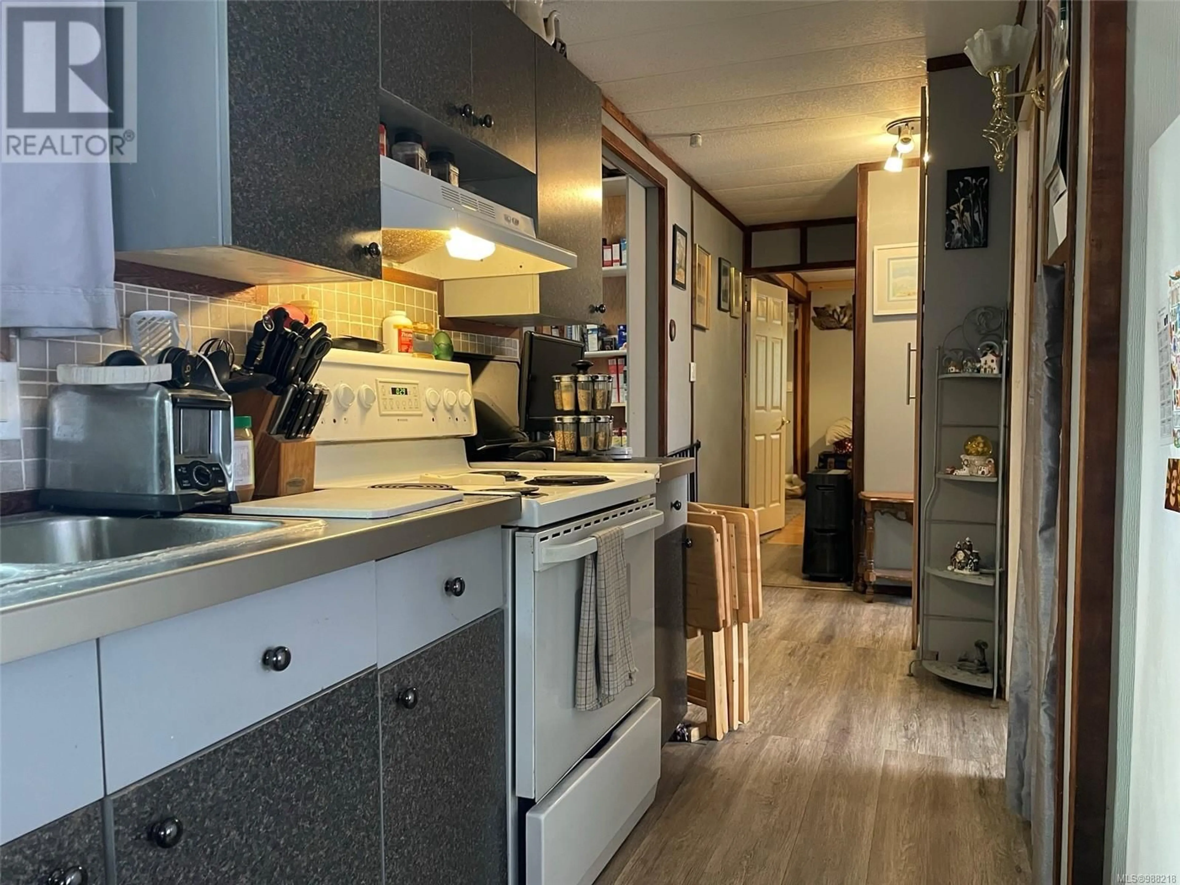 Standard kitchen, unknown for 208 - 380 MARTINDALE ROAD, Parksville British Columbia V9P1R7