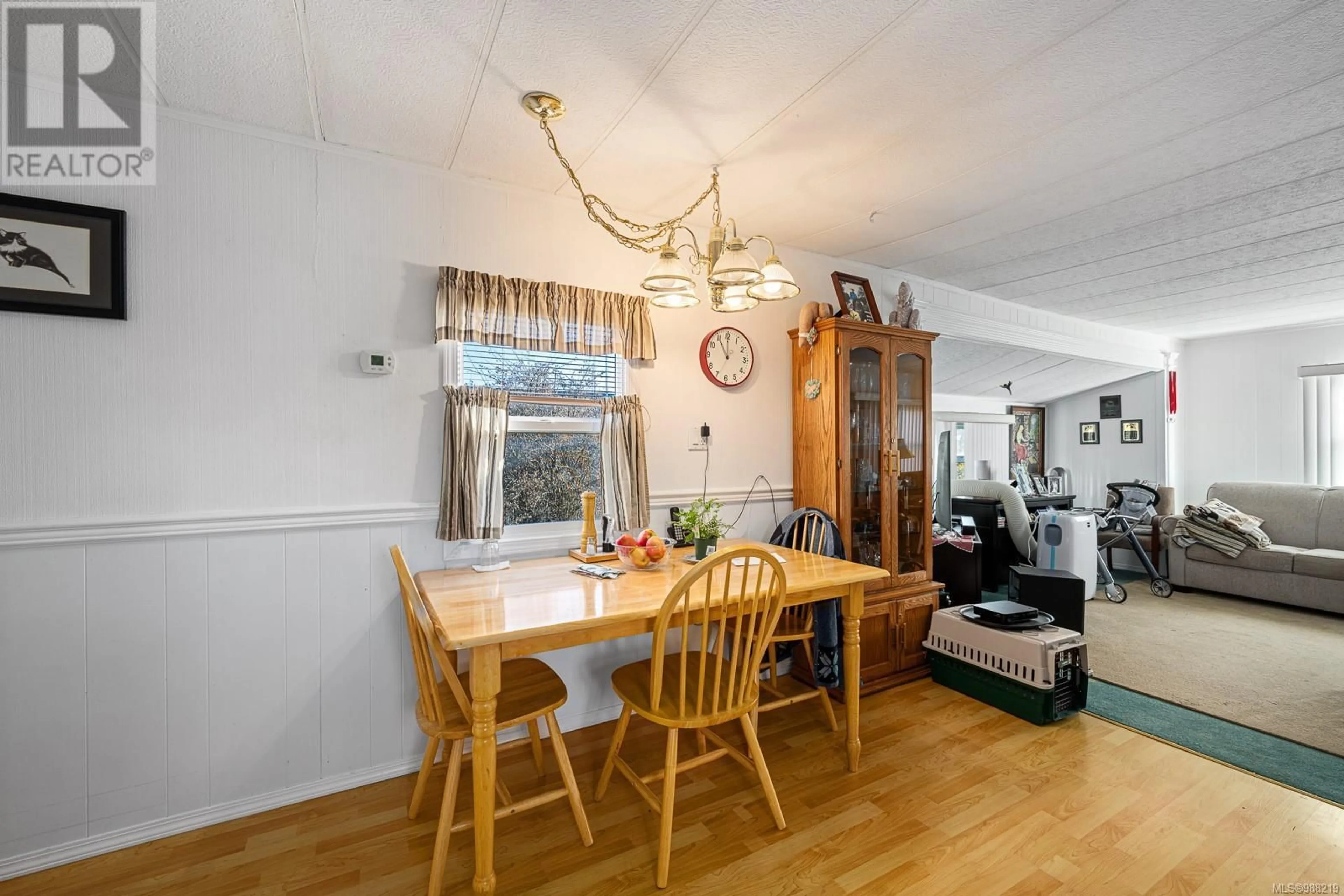 Dining room, wood/laminate floor for 8 - 2625 MANSFIELD DRIVE, Courtenay British Columbia V9N2M2