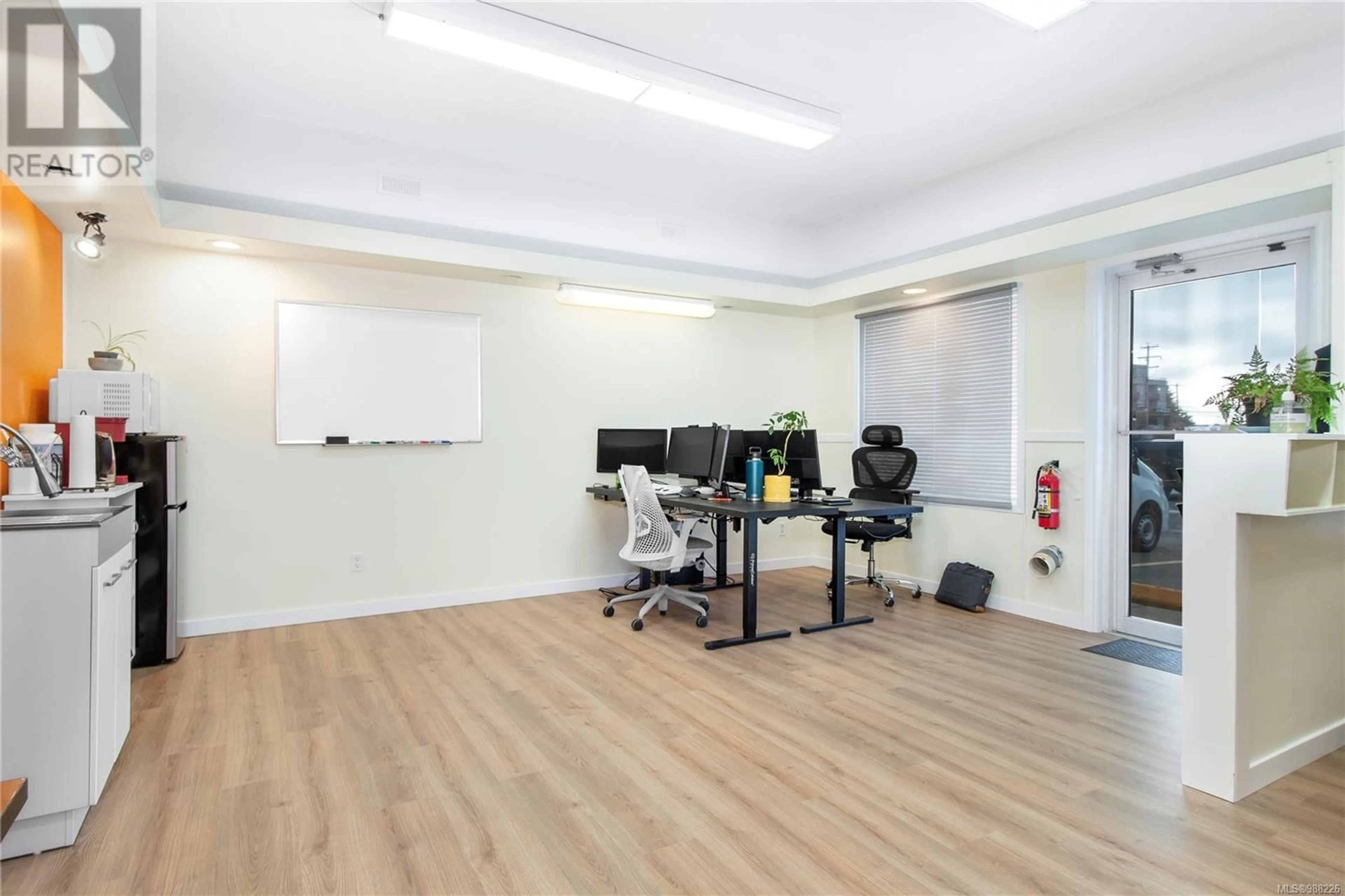 A pic of a room for 2 - 522 DOGWOOD STREET SOUTH, Campbell River British Columbia V9W2Y5