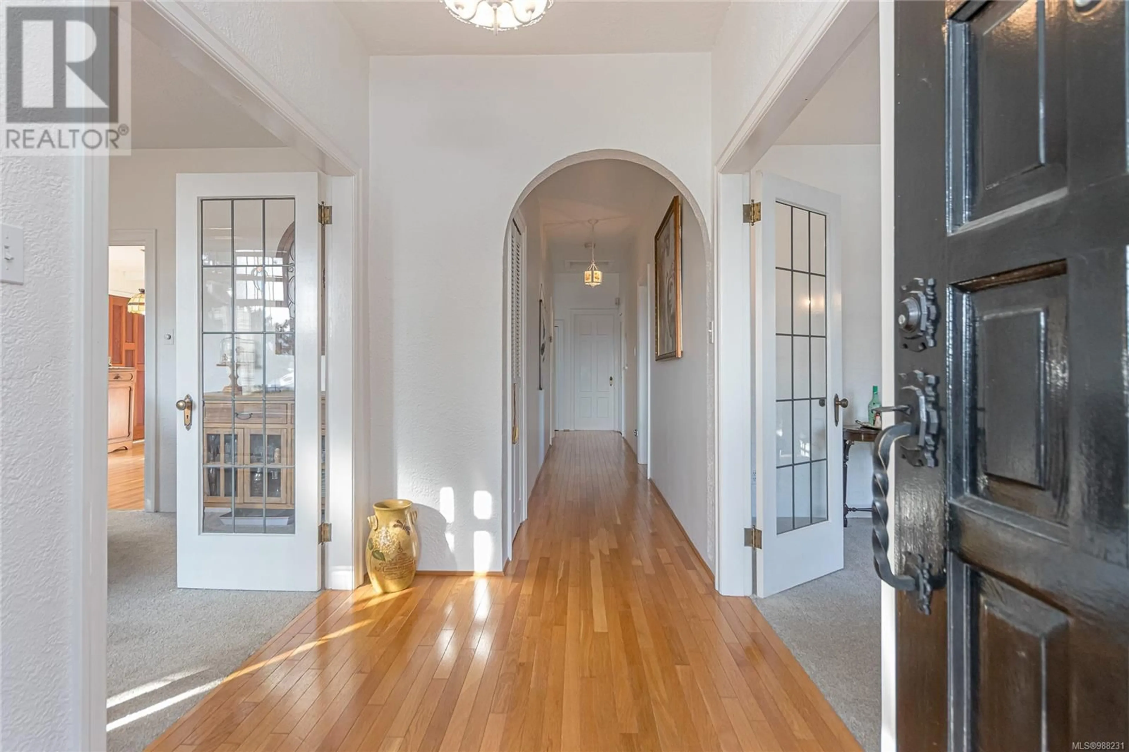 Indoor entryway for 974 FITZWILLIAM STREET, Nanaimo British Columbia V9R3C1