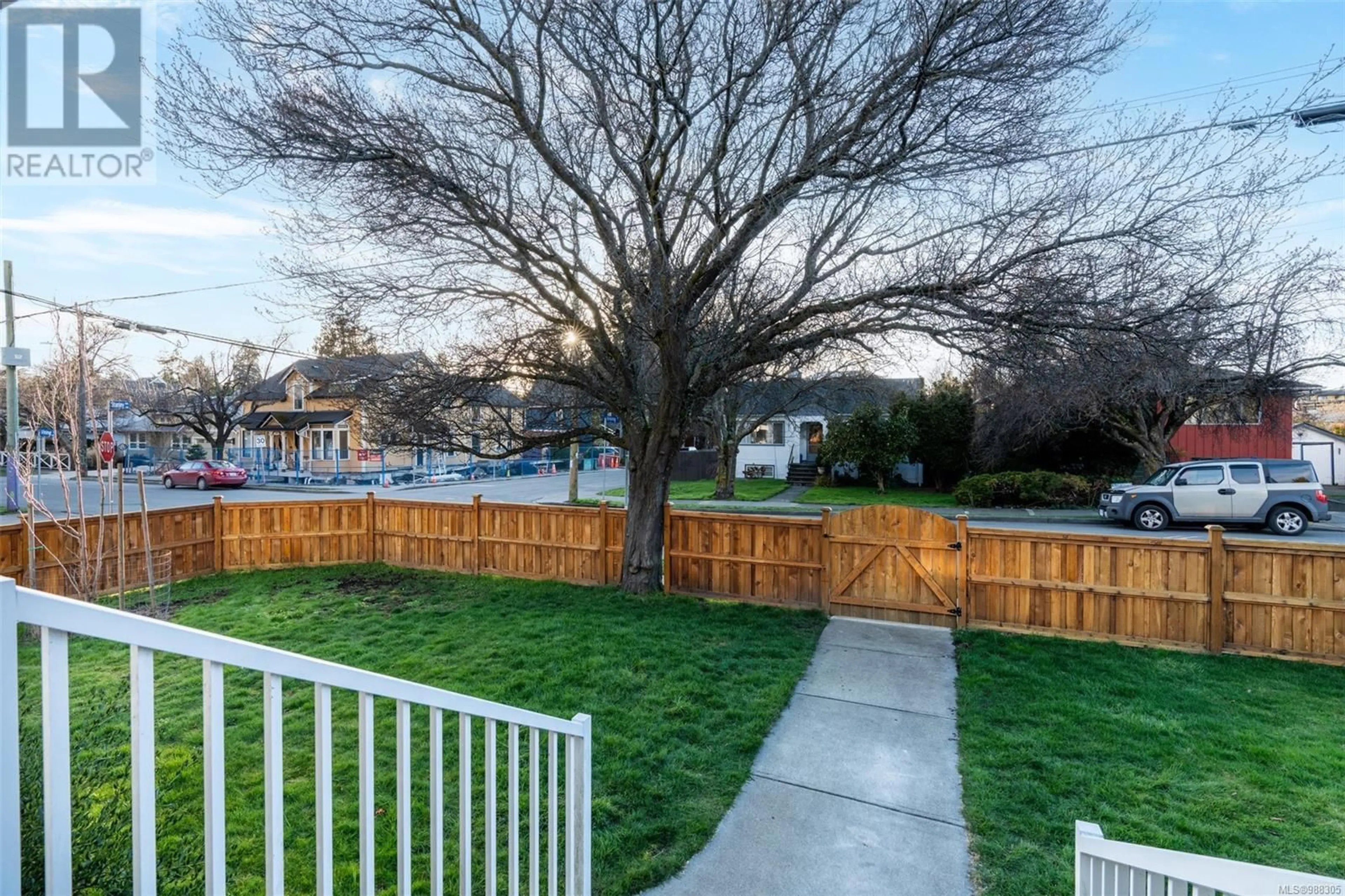 A pic from outside/outdoor area/front of a property/back of a property/a pic from drone, street for 1907 Stanley Ave, Victoria British Columbia V8R3X5