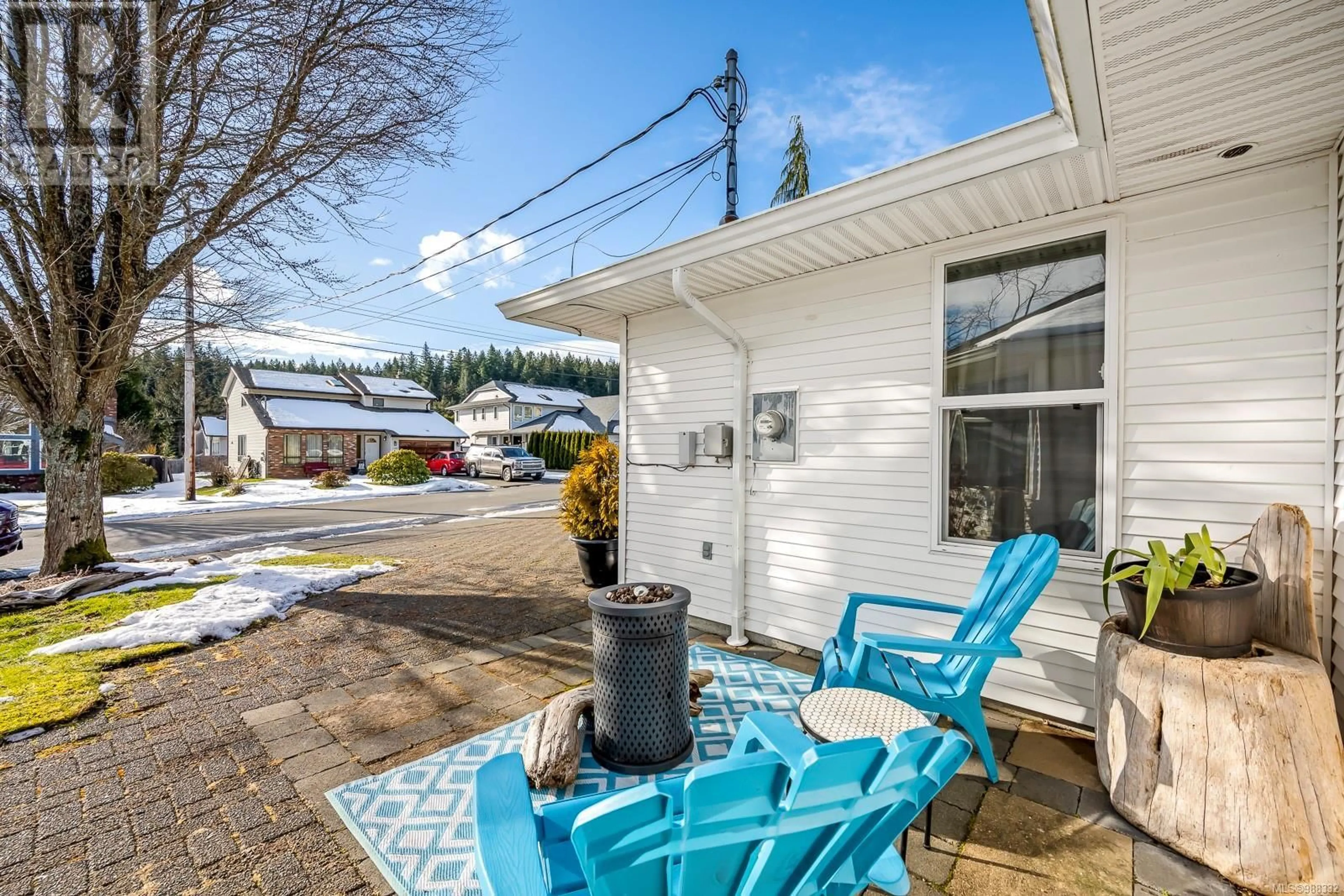 Patio, street for 1132 Gazelle Rd, Campbell River British Columbia V9W7J8