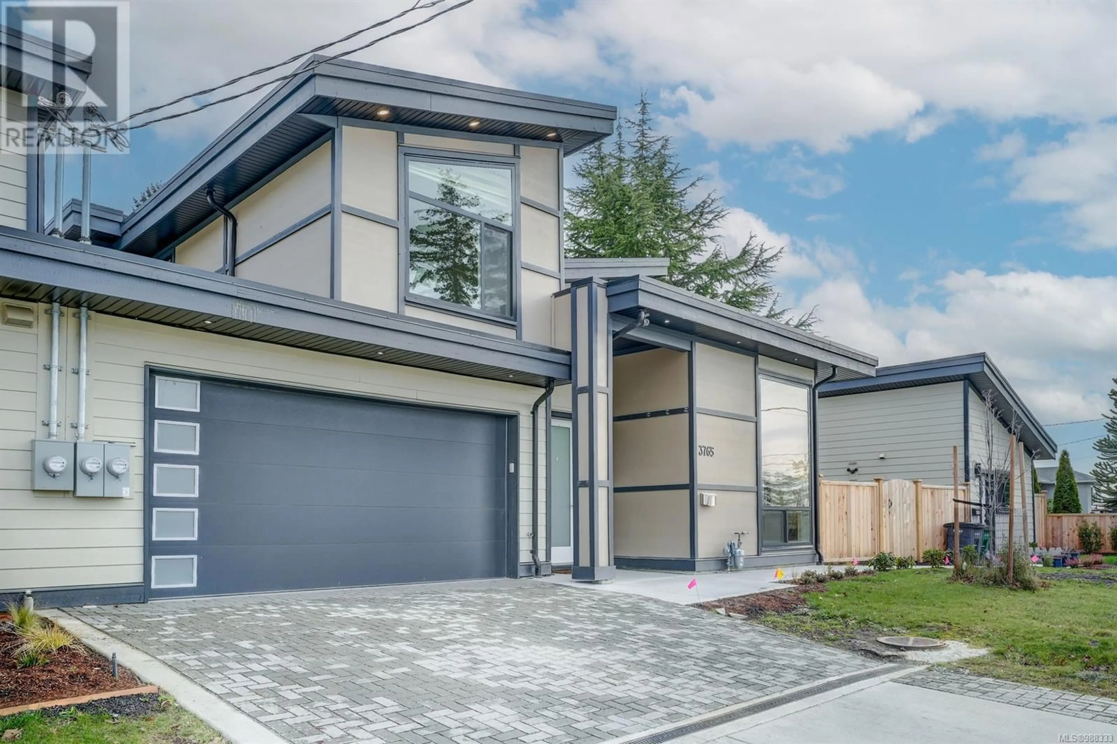 Home with vinyl exterior material, street for 3765 Seaton St, Saanich British Columbia V8Z3W1