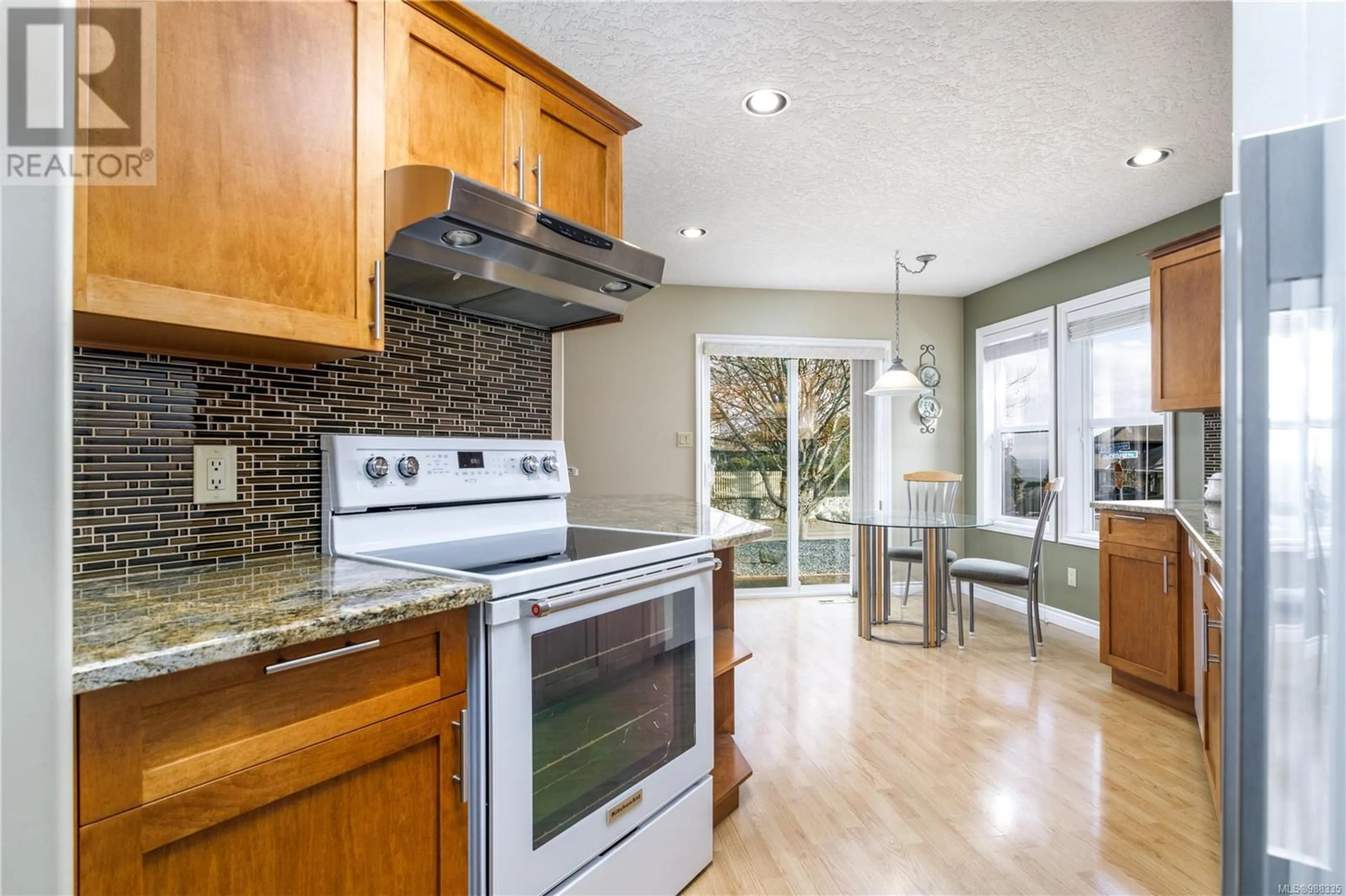 Open concept kitchen, unknown for 3372 Passage Way, Colwood British Columbia V9C4J6