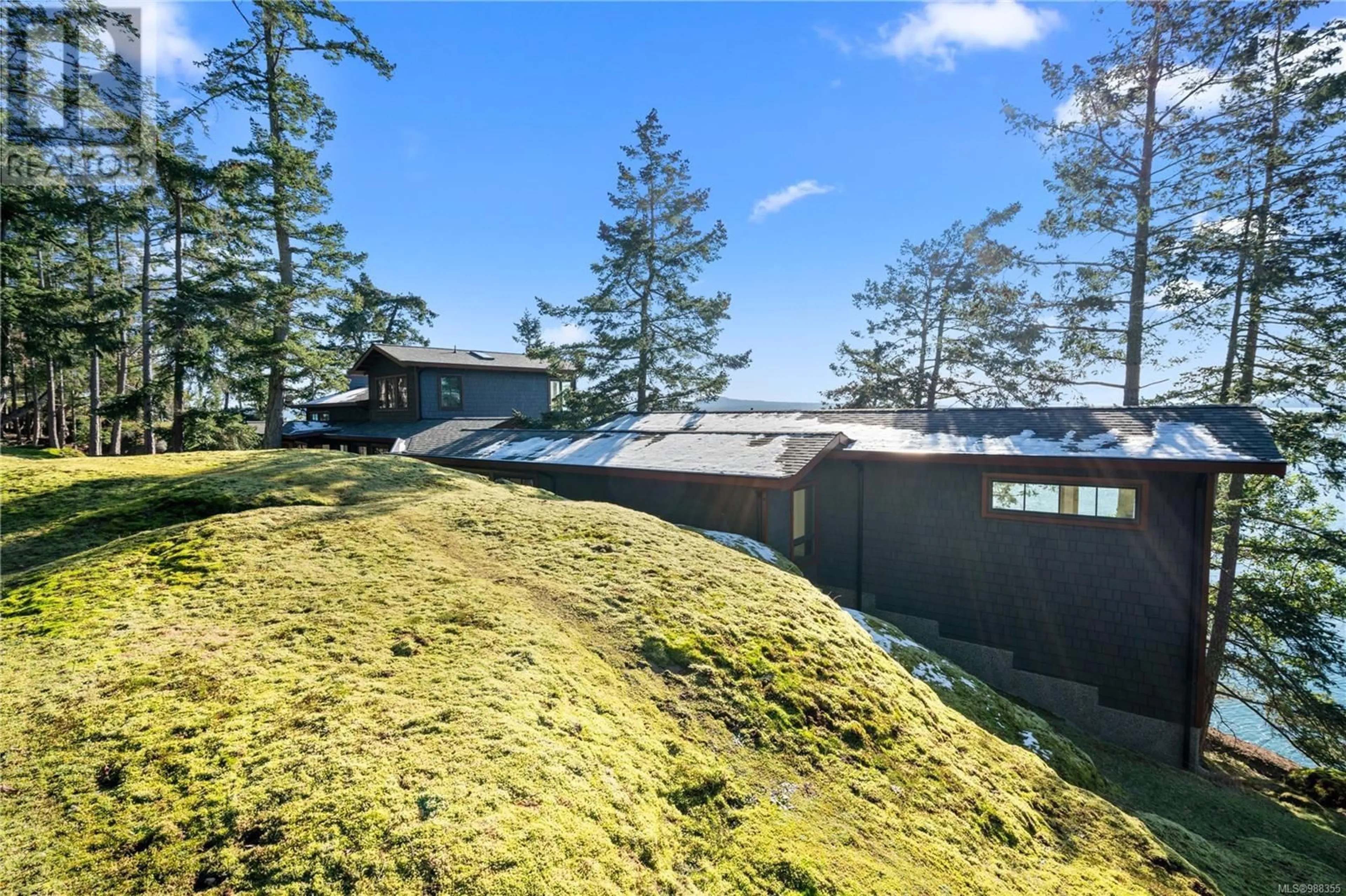 A pic from outside/outdoor area/front of a property/back of a property/a pic from drone, unknown for 37173 Schooner Way, Pender Island British Columbia V0N2M2