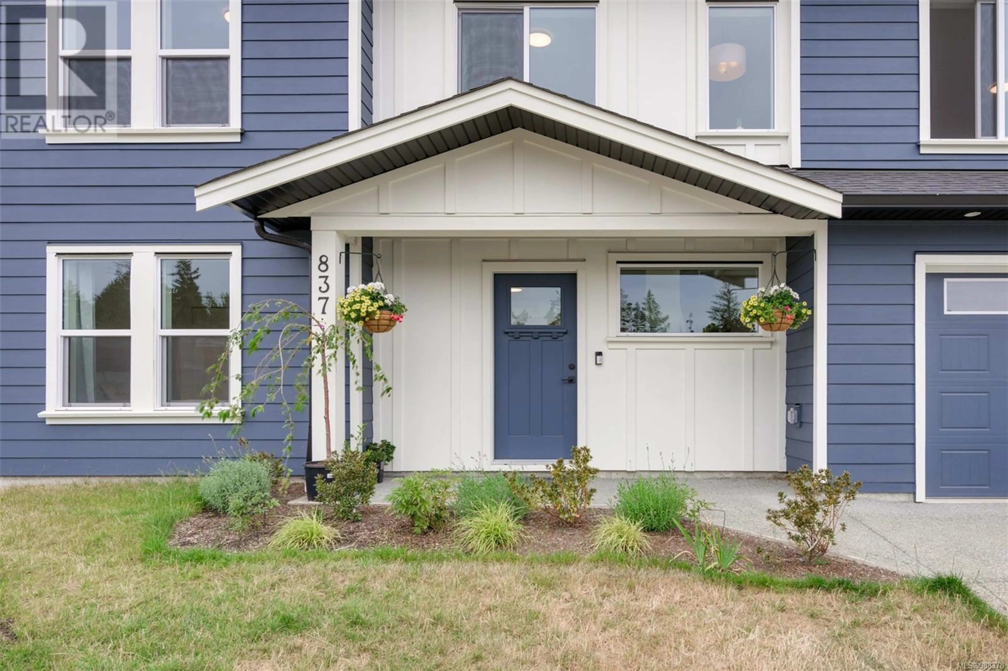 Home with vinyl exterior material, street for 837 Tomack Loop, Langford British Columbia V9C3X3