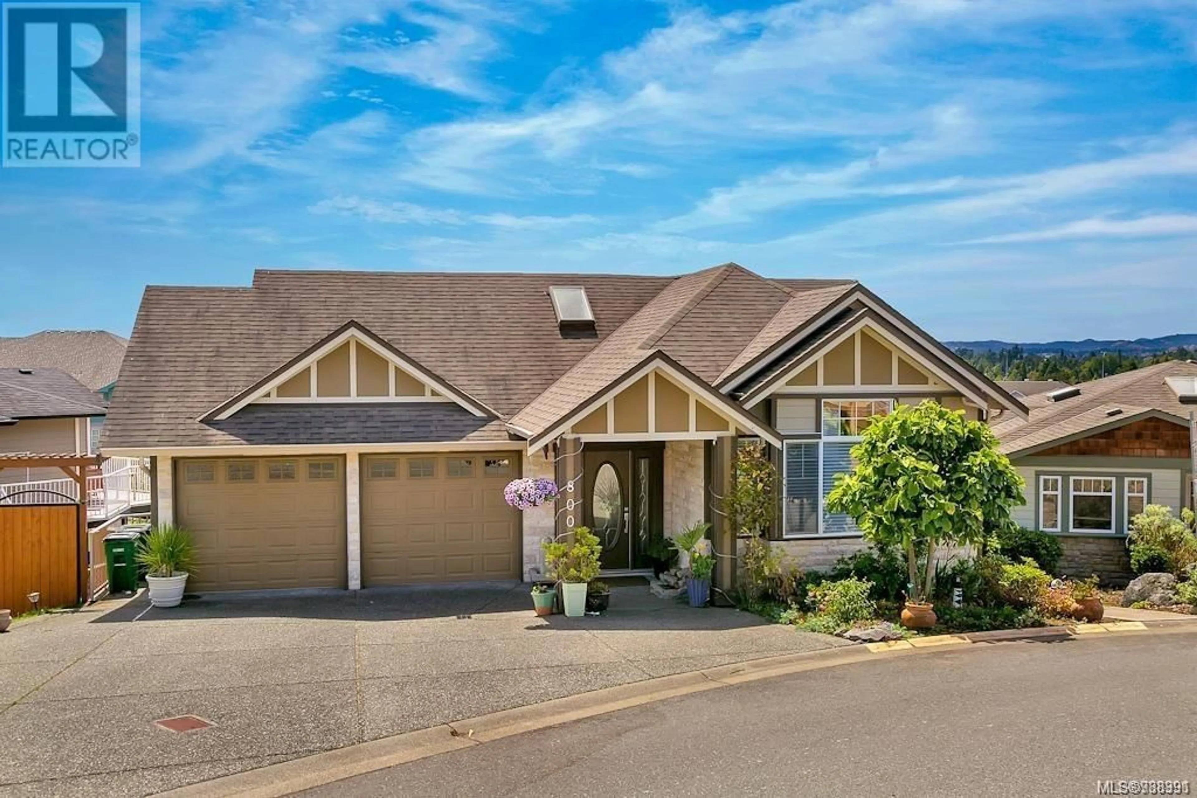 Home with brick exterior material, street for 800 Rainbow Cres, Saanich British Columbia V8X5M2