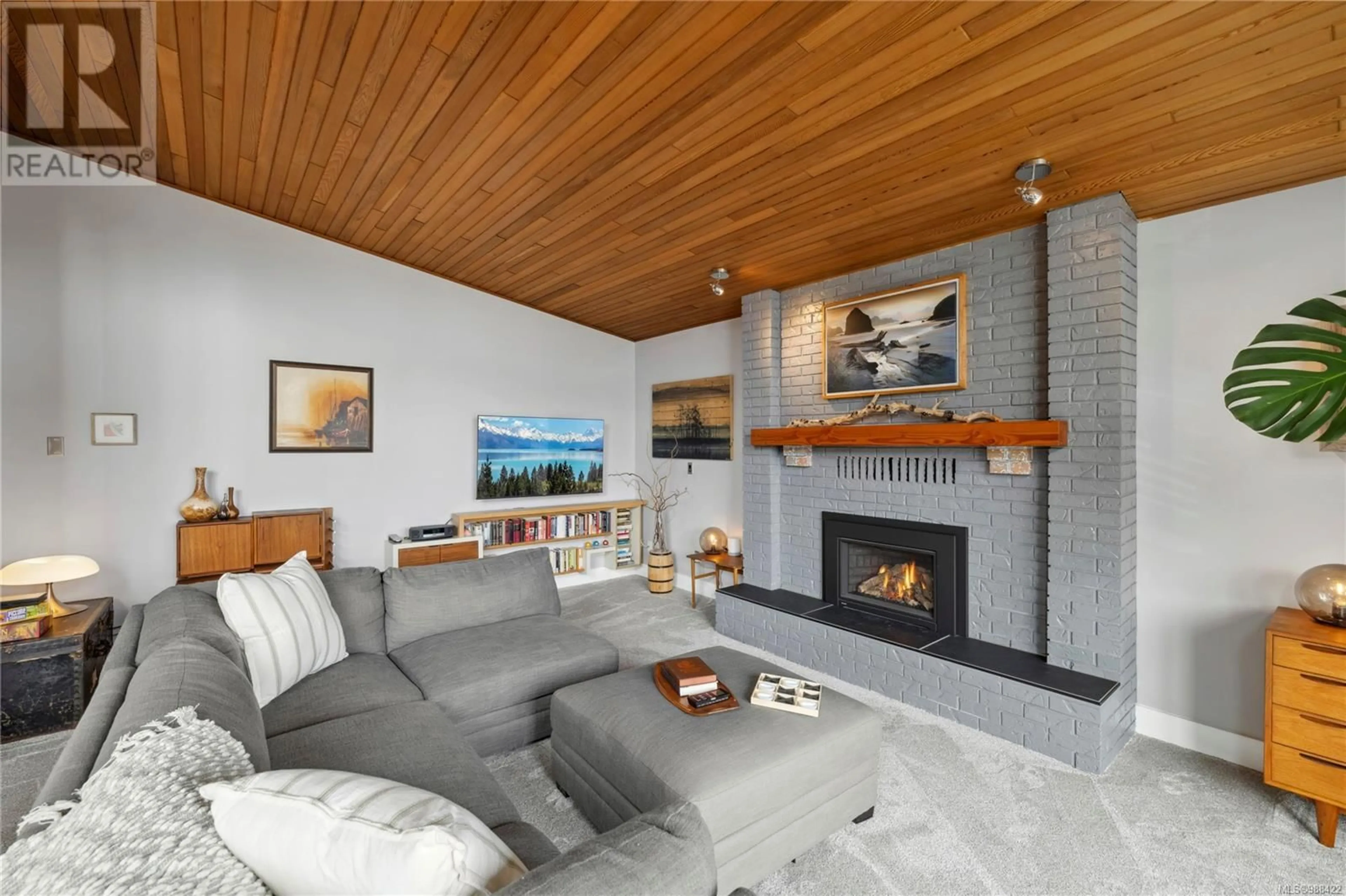 Living room with furniture, unknown for 170 LOCKSLEY PLACE, Nanaimo British Columbia V9T4S5