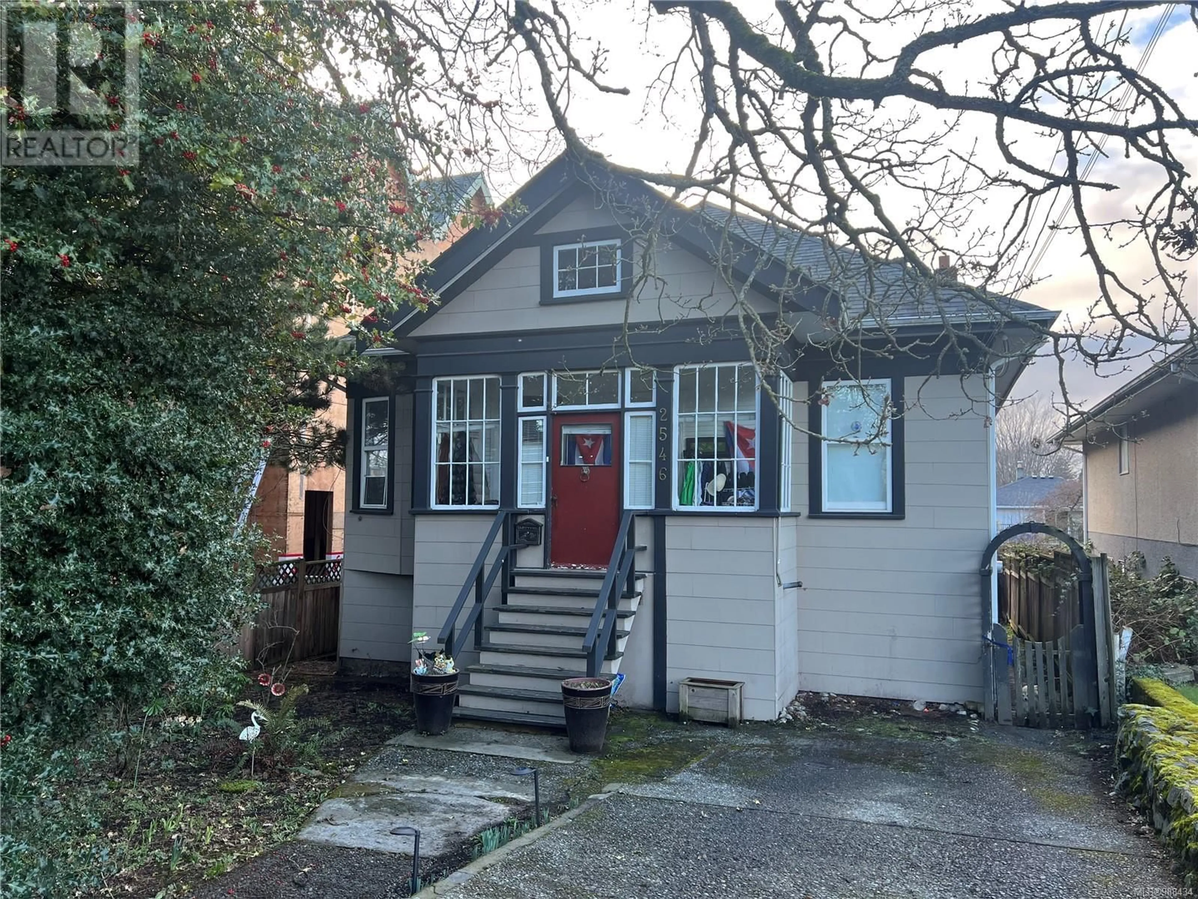 Unknown for 2546 SHELBOURNE STREET, Victoria British Columbia V8R4L5