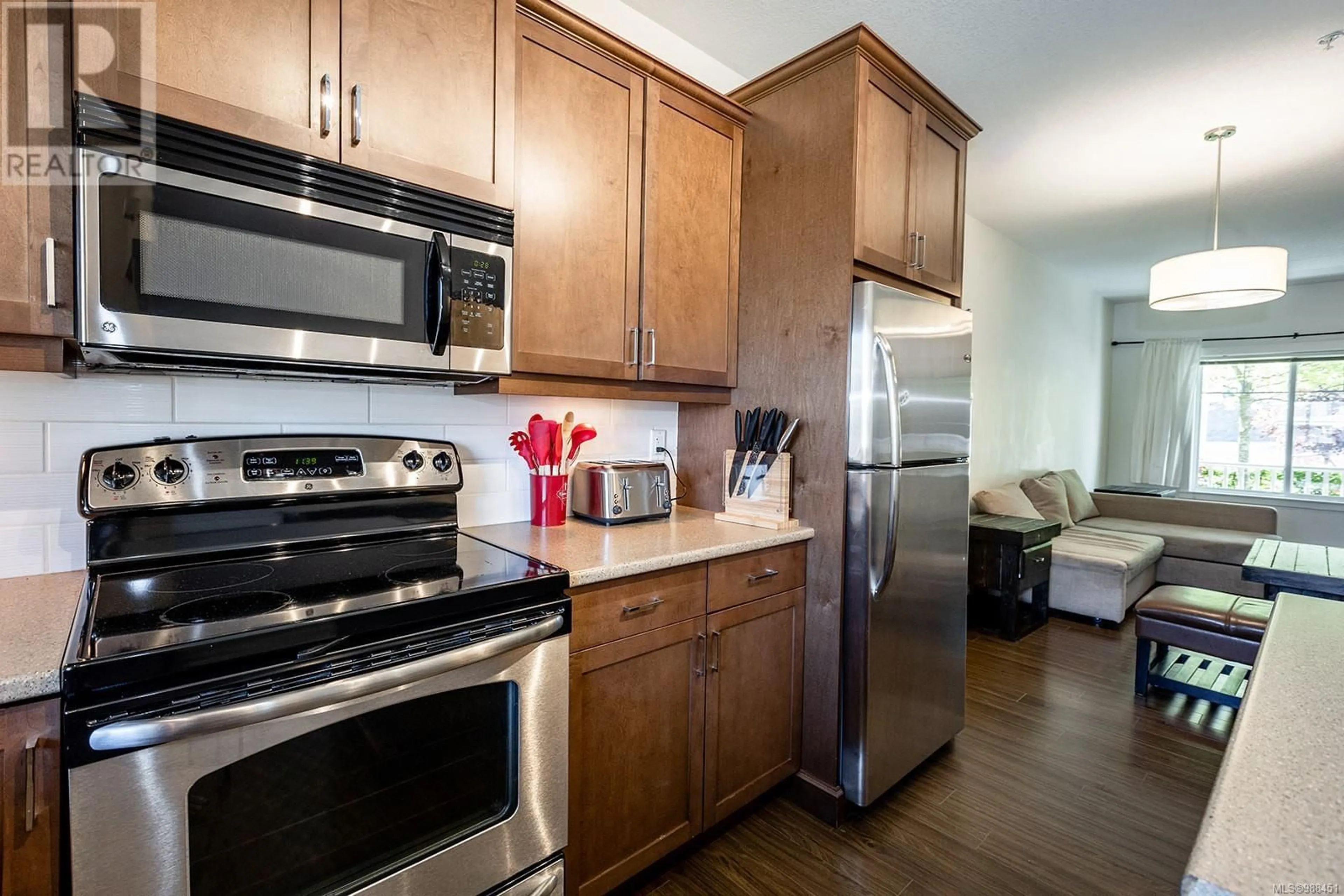 Standard kitchen, unknown for 203 1675 Crescent View Dr, Nanaimo British Columbia V9S0A8