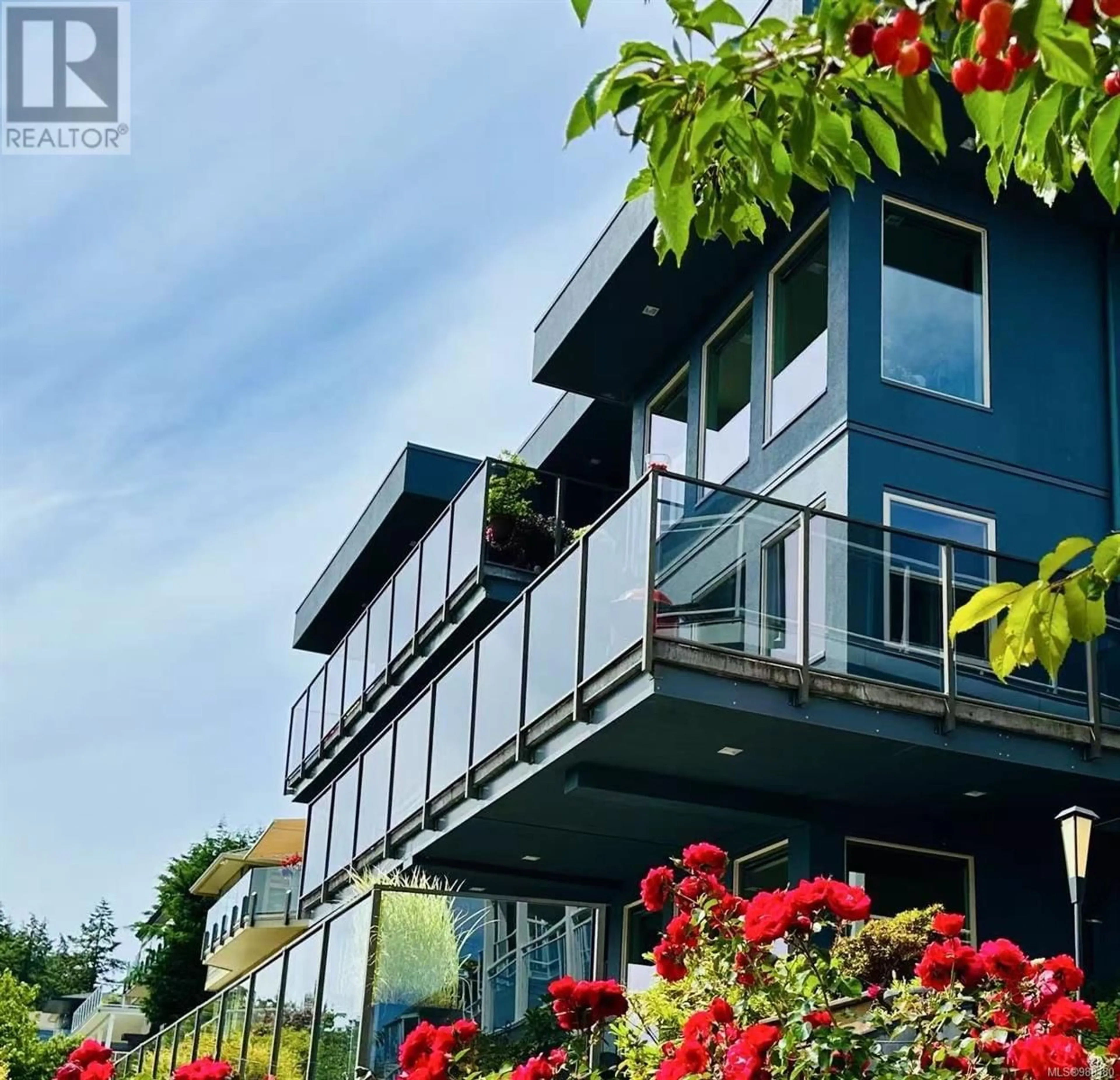Home with vinyl exterior material, water/lake/river/ocean view for 3716 BELAIRE DRIVE, Nanaimo British Columbia V9T5A1