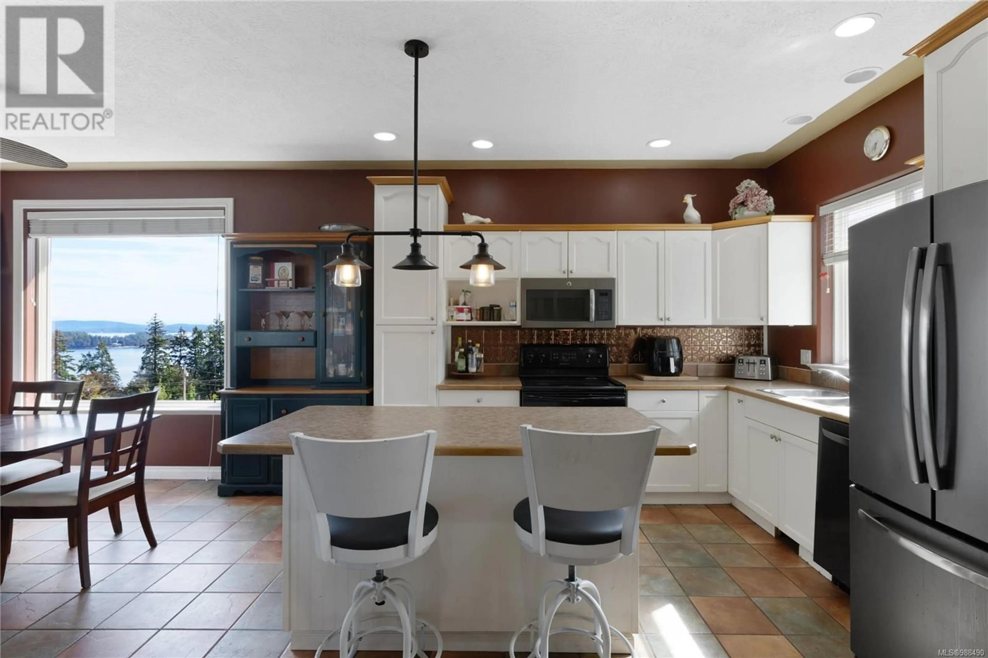 Open concept kitchen, ceramic/tile floor for 503 LOUISE ROAD, Ladysmith British Columbia V9G1B8