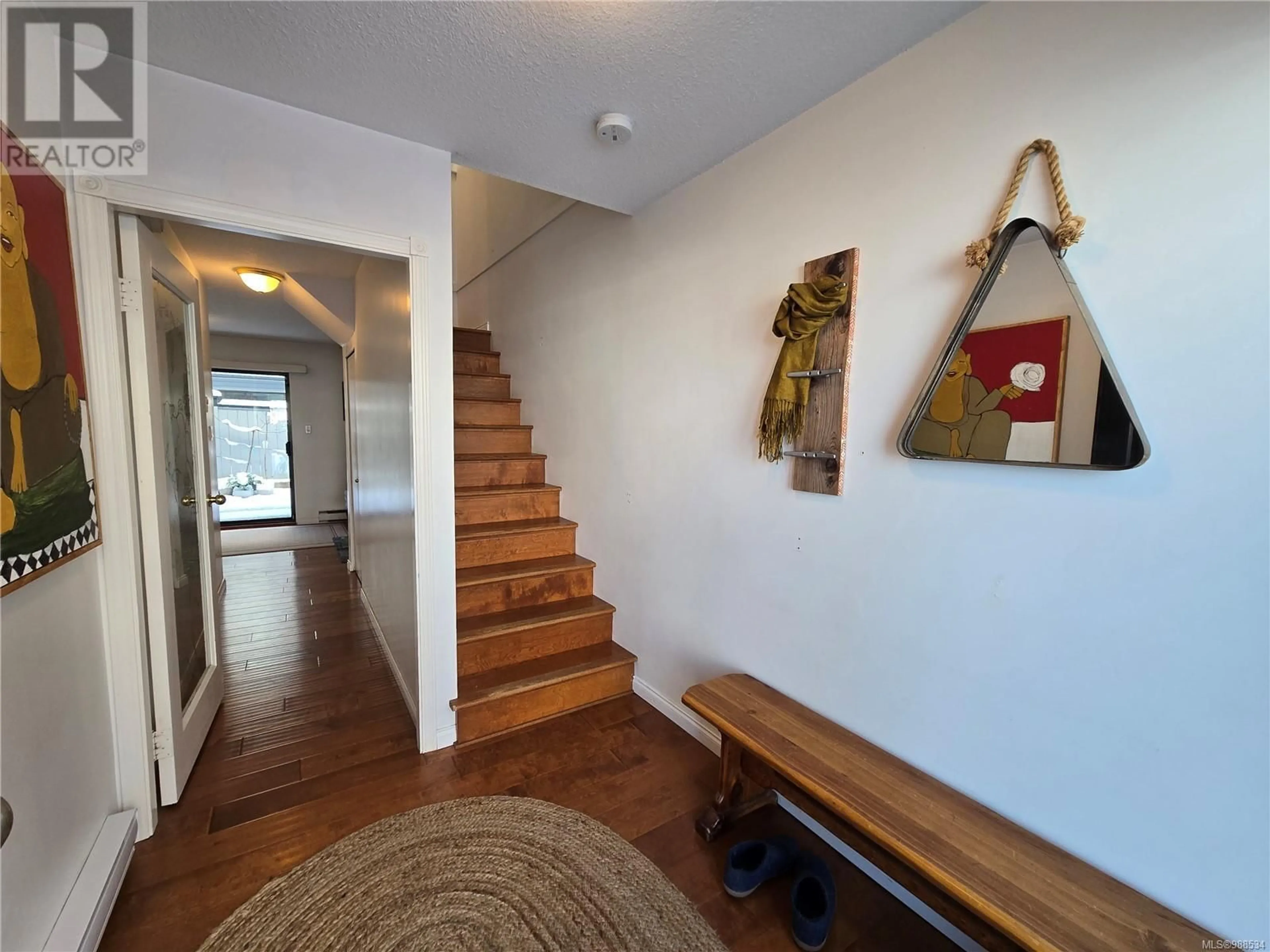 Indoor entryway for 11 8805 Central St, Port Hardy British Columbia V0N2P0