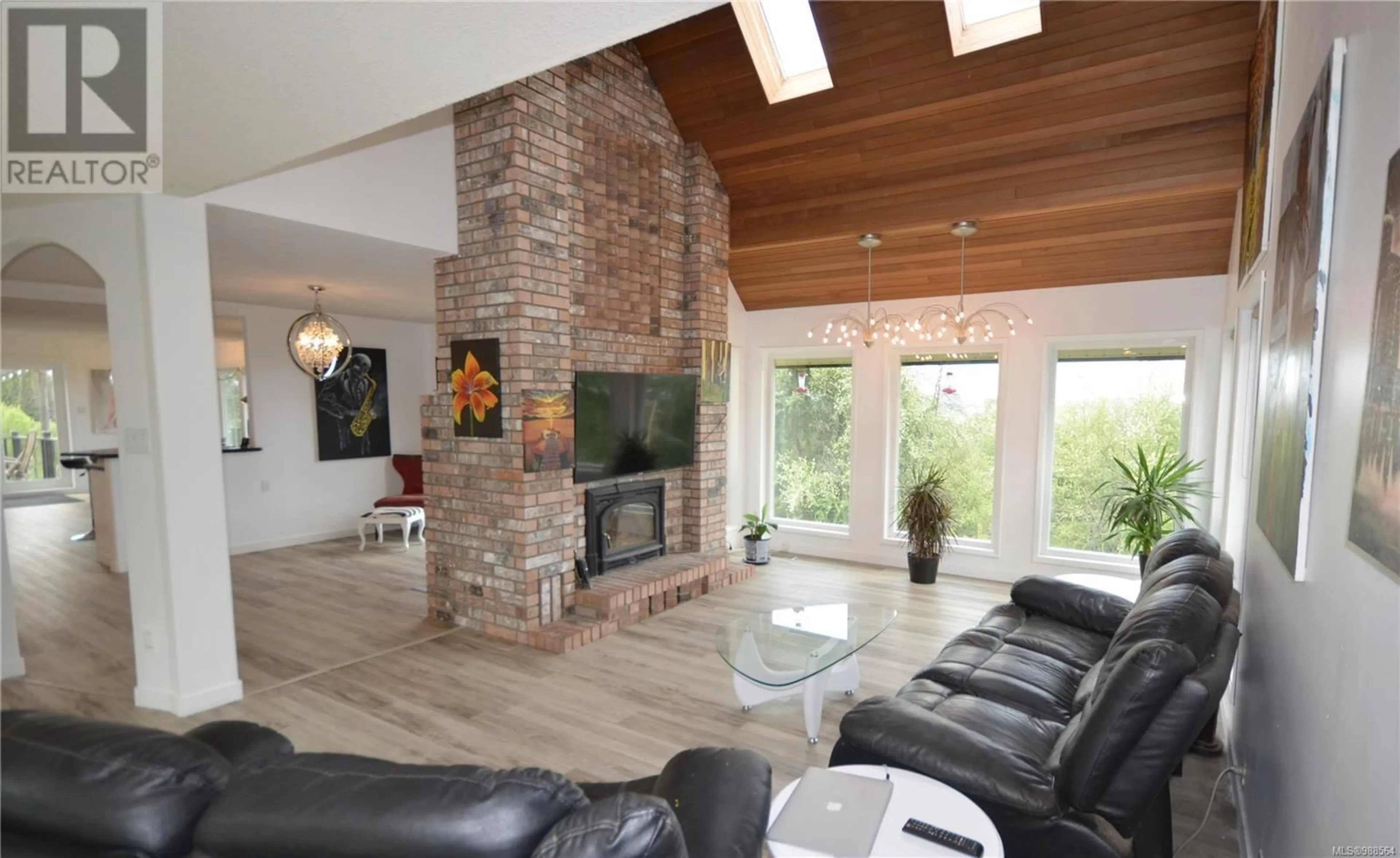 Living room with furniture, ceramic/tile floor for 235 King Rd, Nanaimo British Columbia V9R6H9