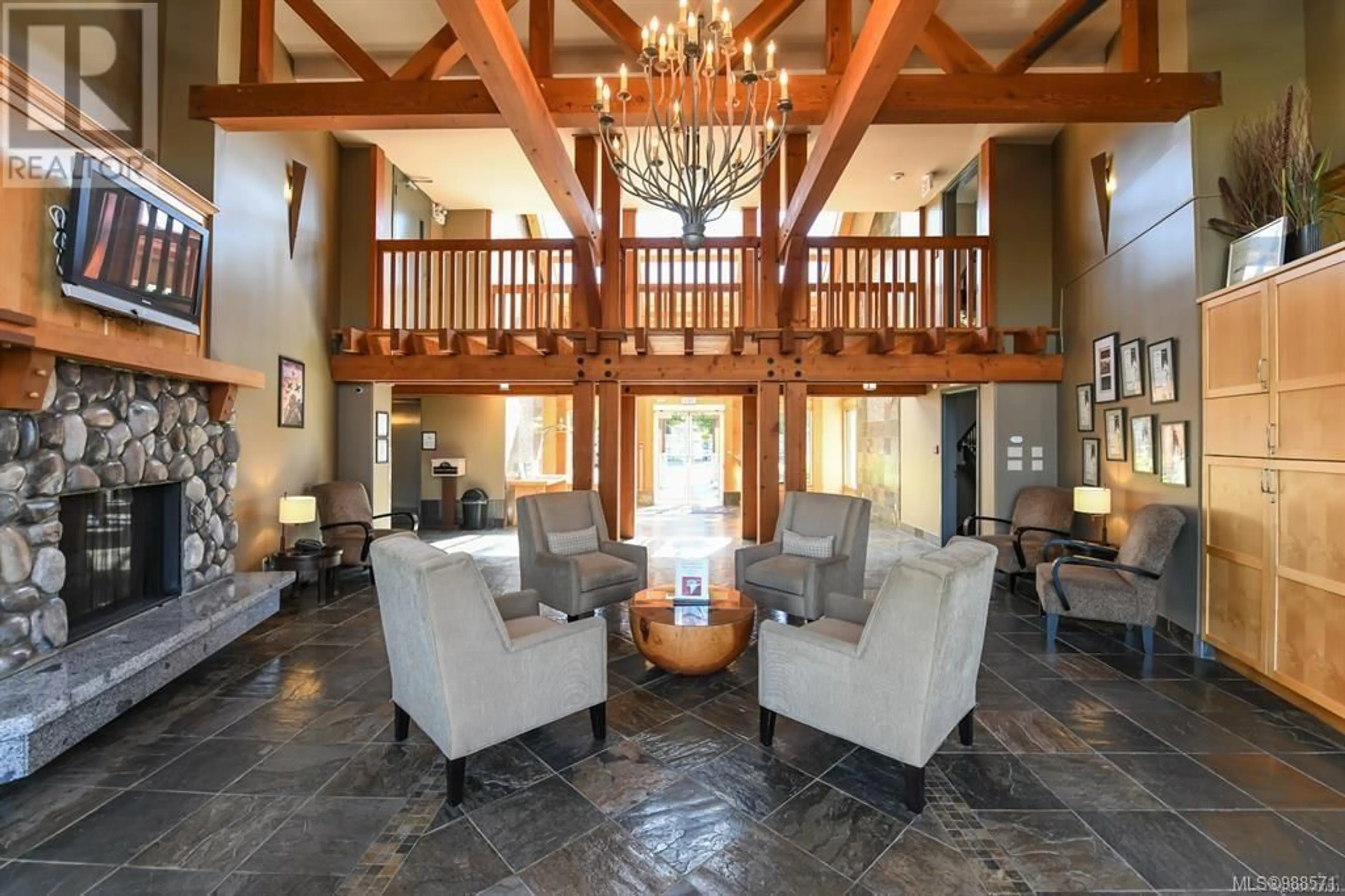 Indoor foyer for 109A - 1800 RIVERSIDE LANE, Courtenay British Columbia V9N8C7