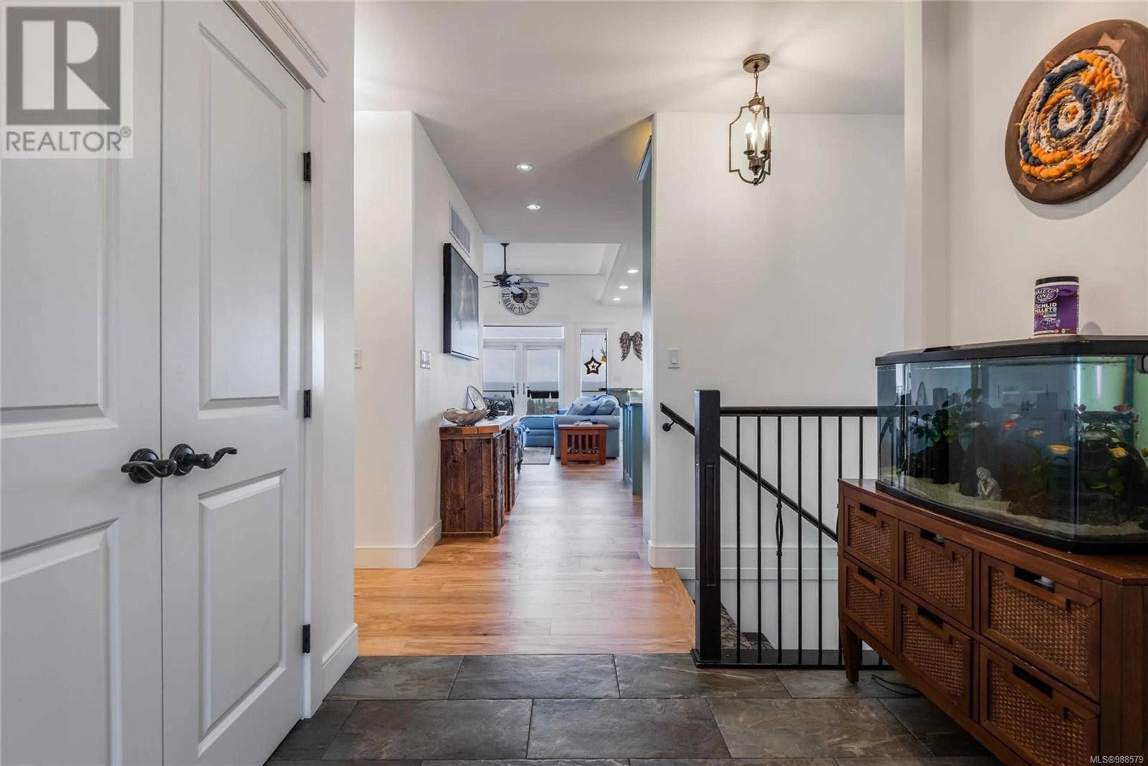 Indoor entryway for 672 Pacific Heights Lane, Campbell River British Columbia V9H0A6