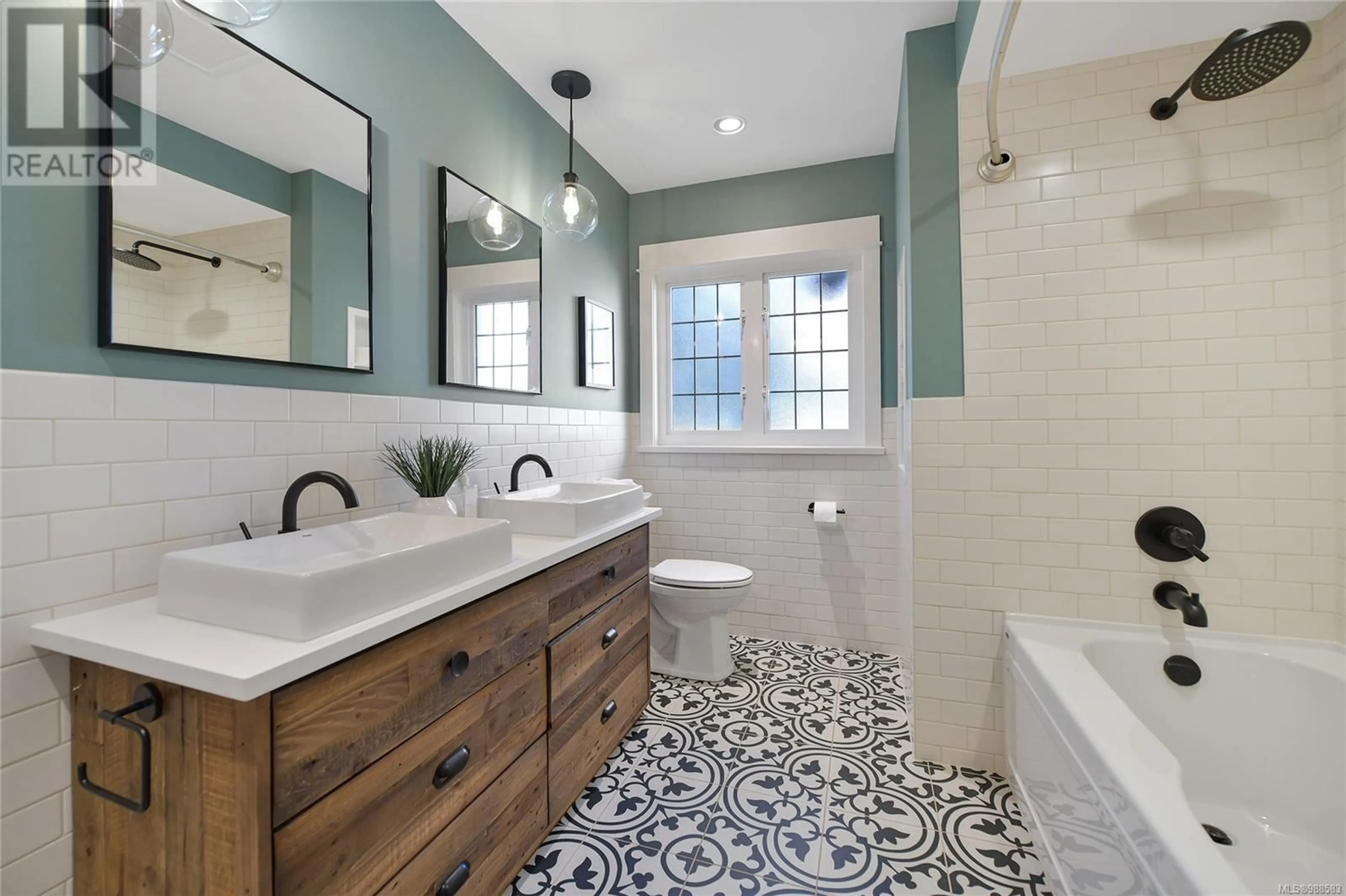 Contemporary bathroom, ceramic/tile floor for 2350 NOTTINGHAM ROAD, Oak Bay British Columbia V8R6C1