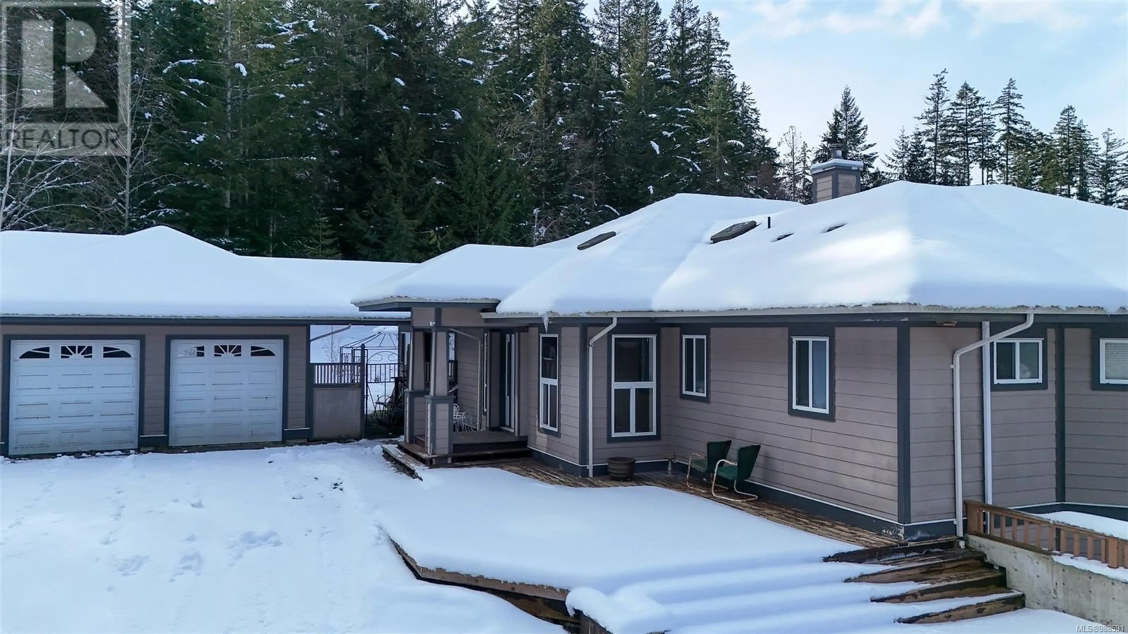 A pic from outside/outdoor area/front of a property/back of a property/a pic from drone, unknown for 2500 Brunton Rd, Shawnigan Lake British Columbia V0R2W0