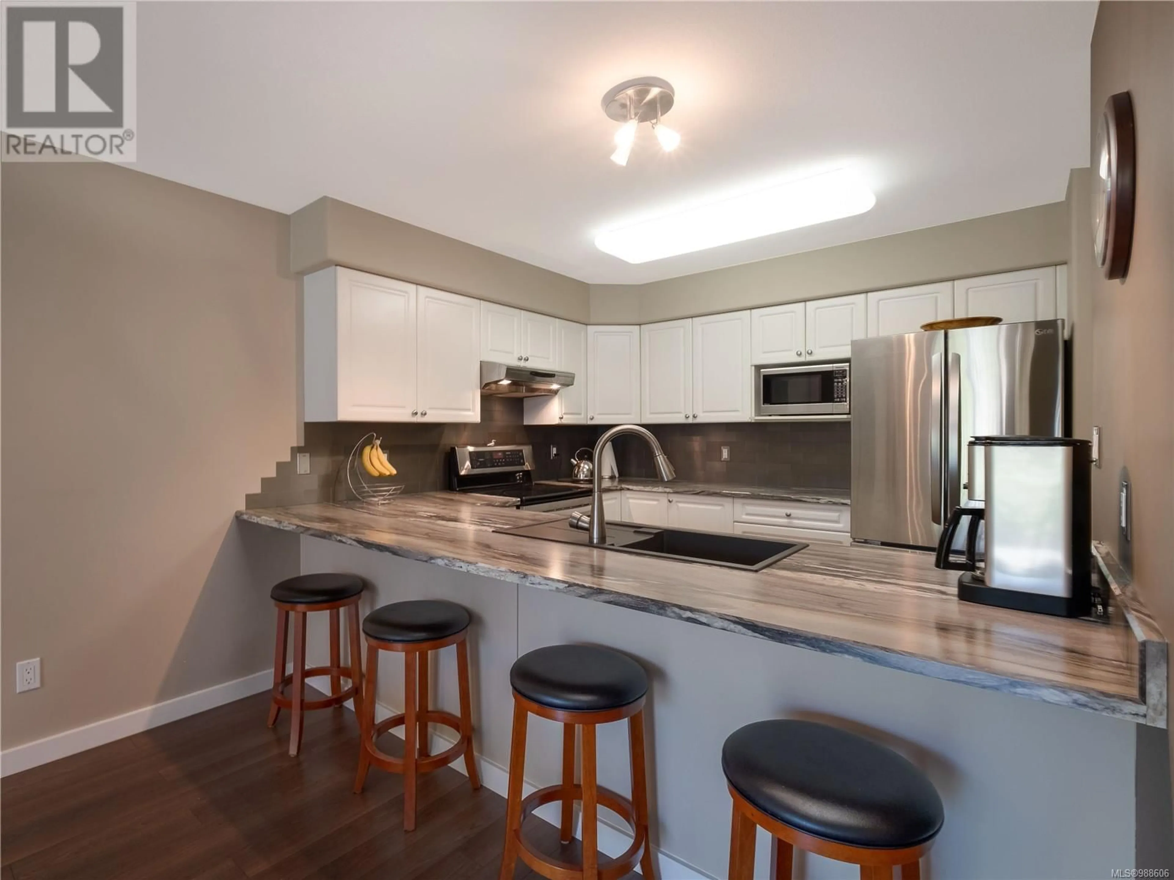 Open concept kitchen, unknown for 29 2750 Denman St, Campbell River British Columbia V9H1T1