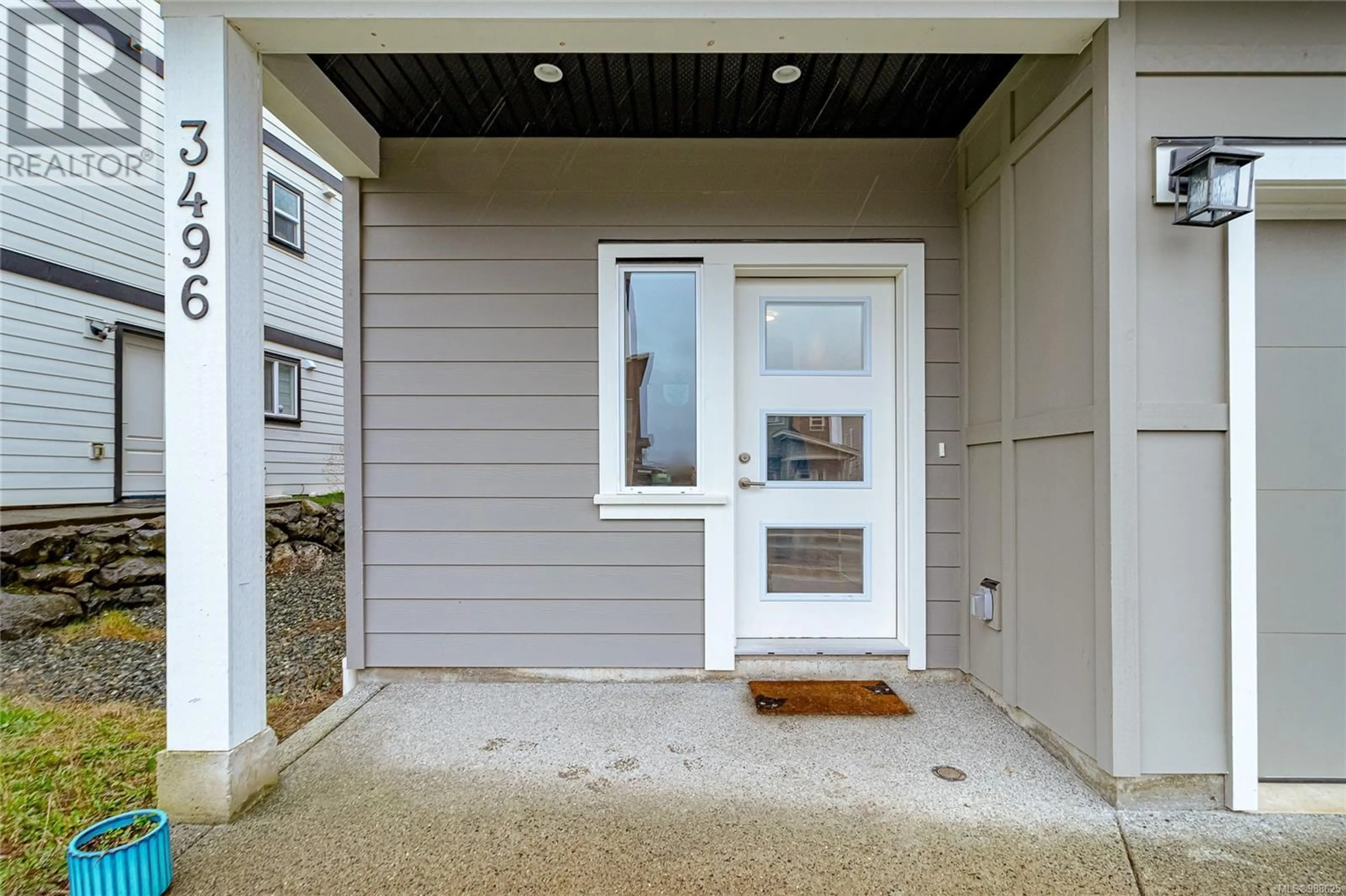 Indoor entryway for 3496 Myles Mansell Rd, Langford British Columbia V9C0N6