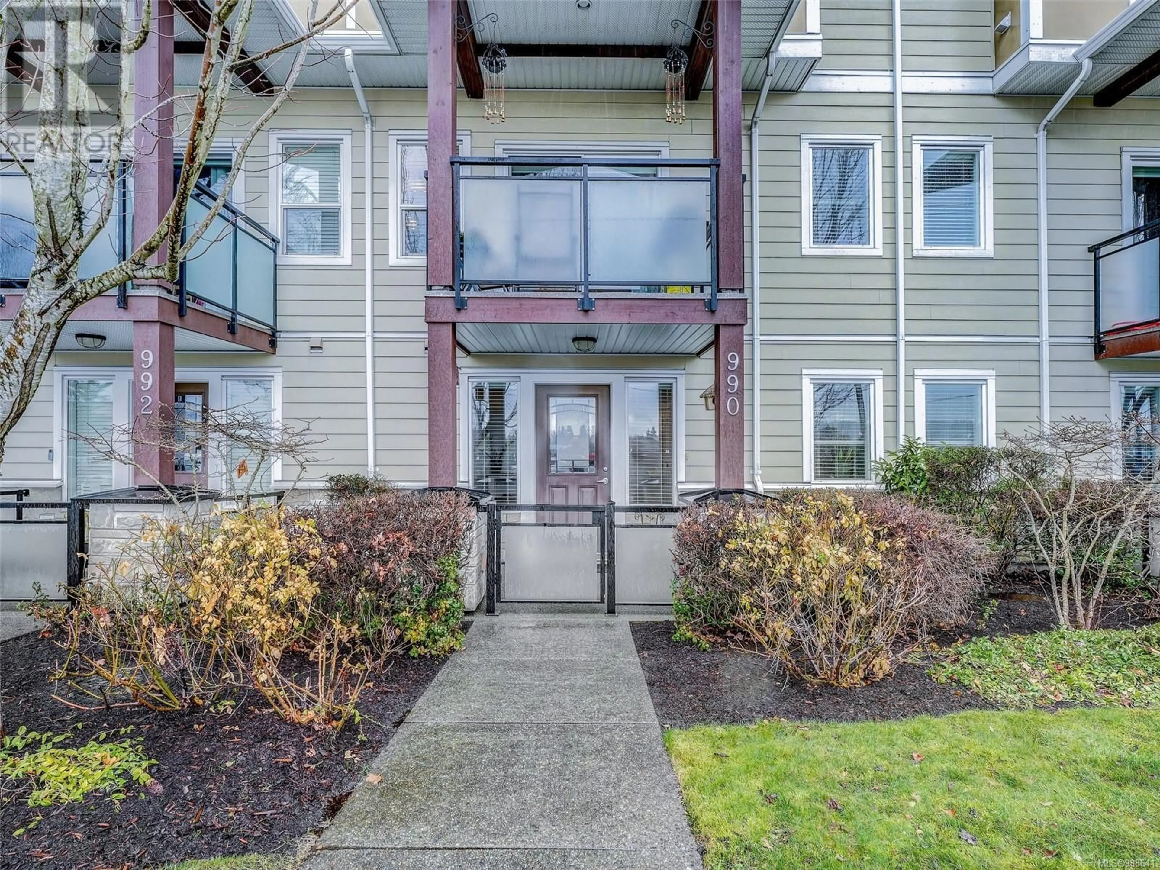 Indoor entryway for 990 Dunford Ave, Langford British Columbia V9B2S3