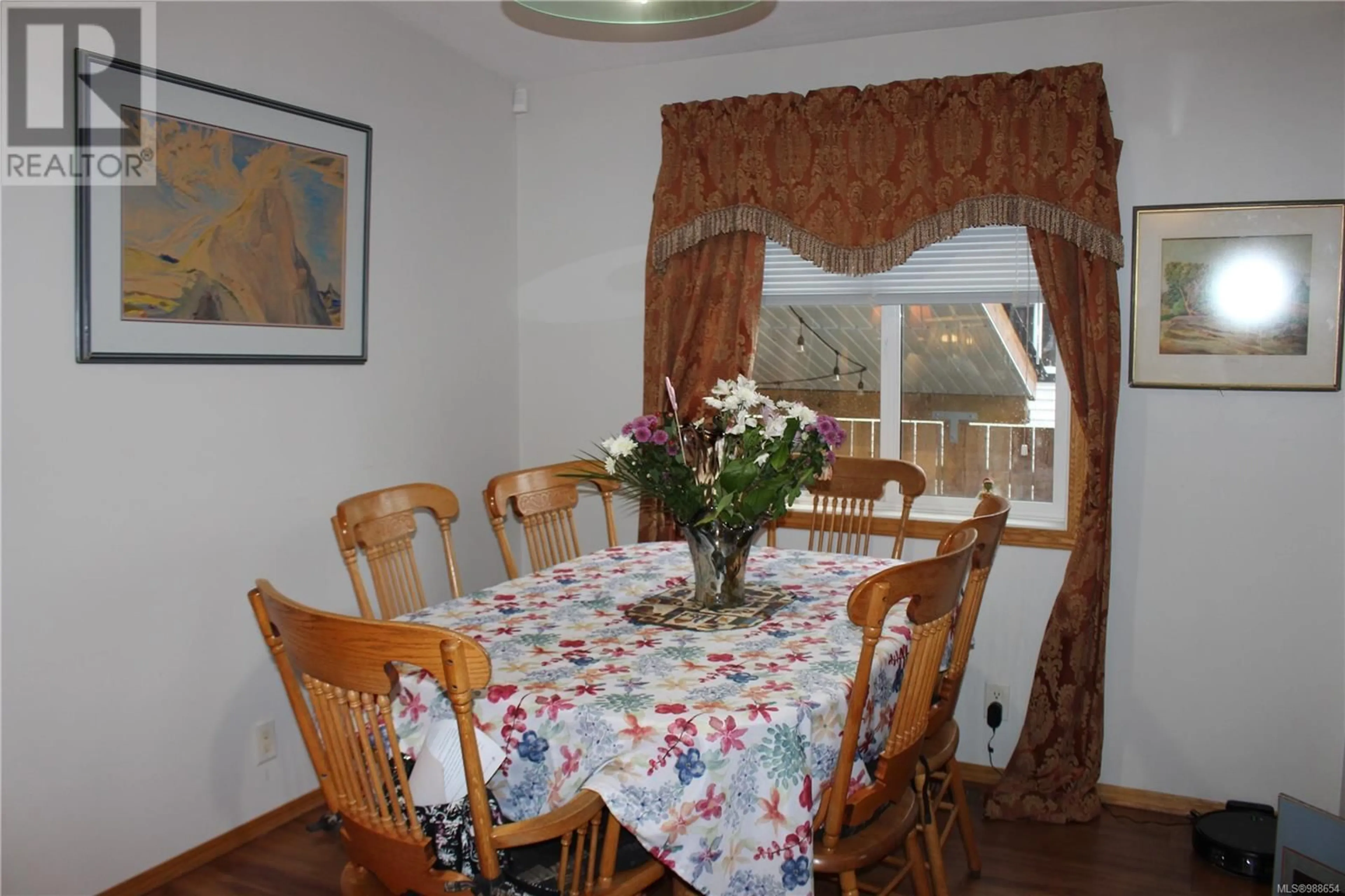 Dining room, wood/laminate floor for 129 1736 Timberlands Rd, Nanaimo British Columbia V9G1K3