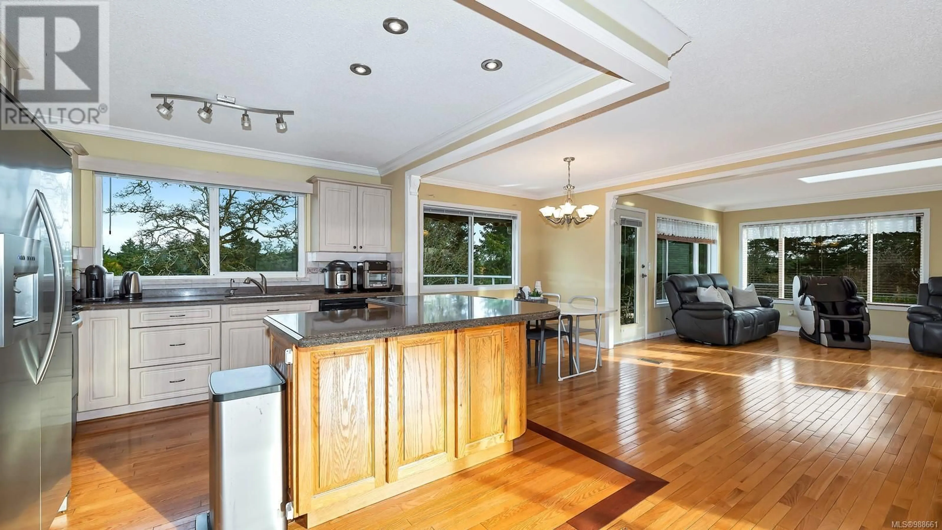 Open concept kitchen, unknown for 4343 Ridgewood Cres, Saanich British Columbia V8Z4Z6